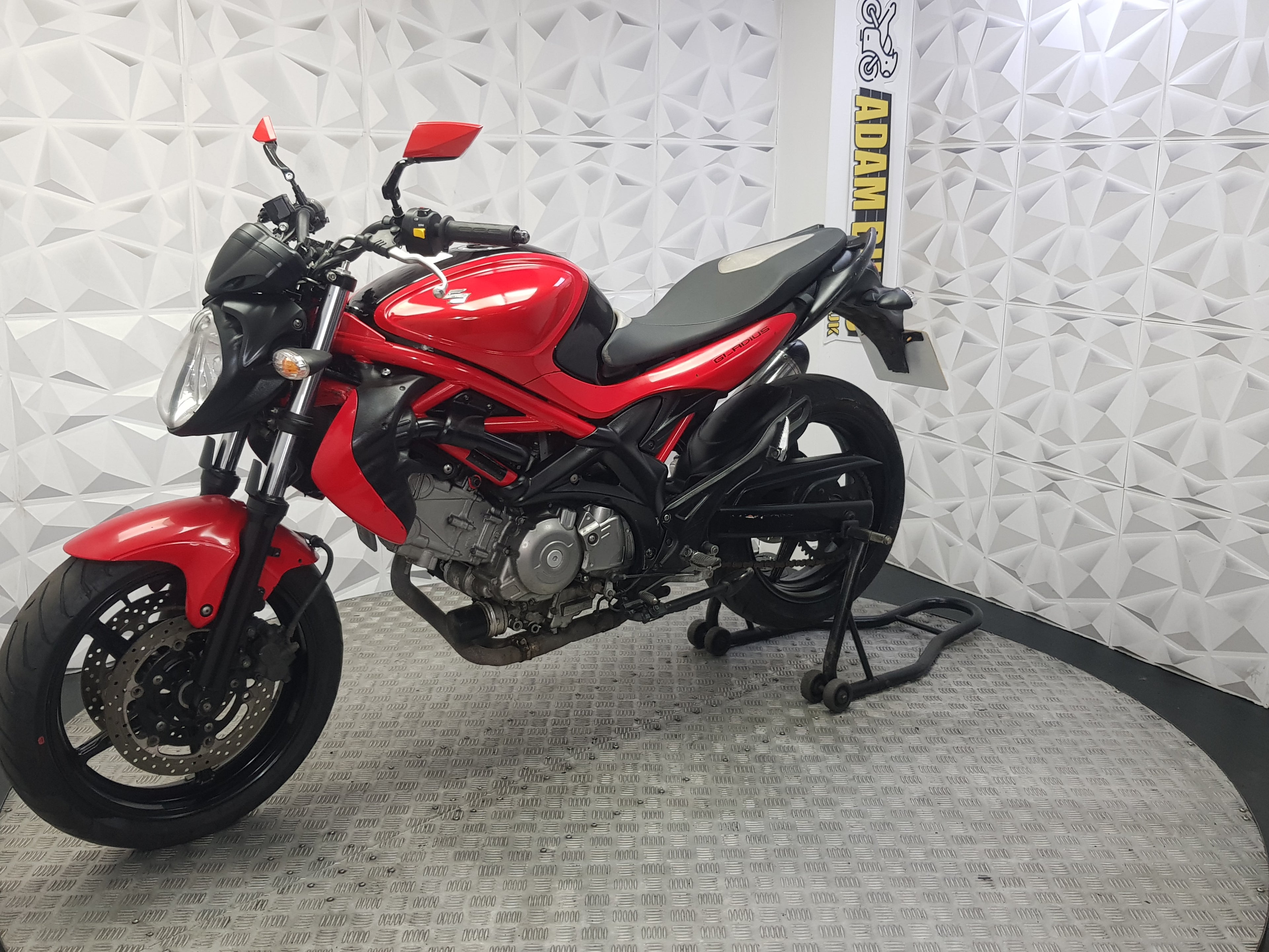 2011 SUZUKI GLADIUS 650
