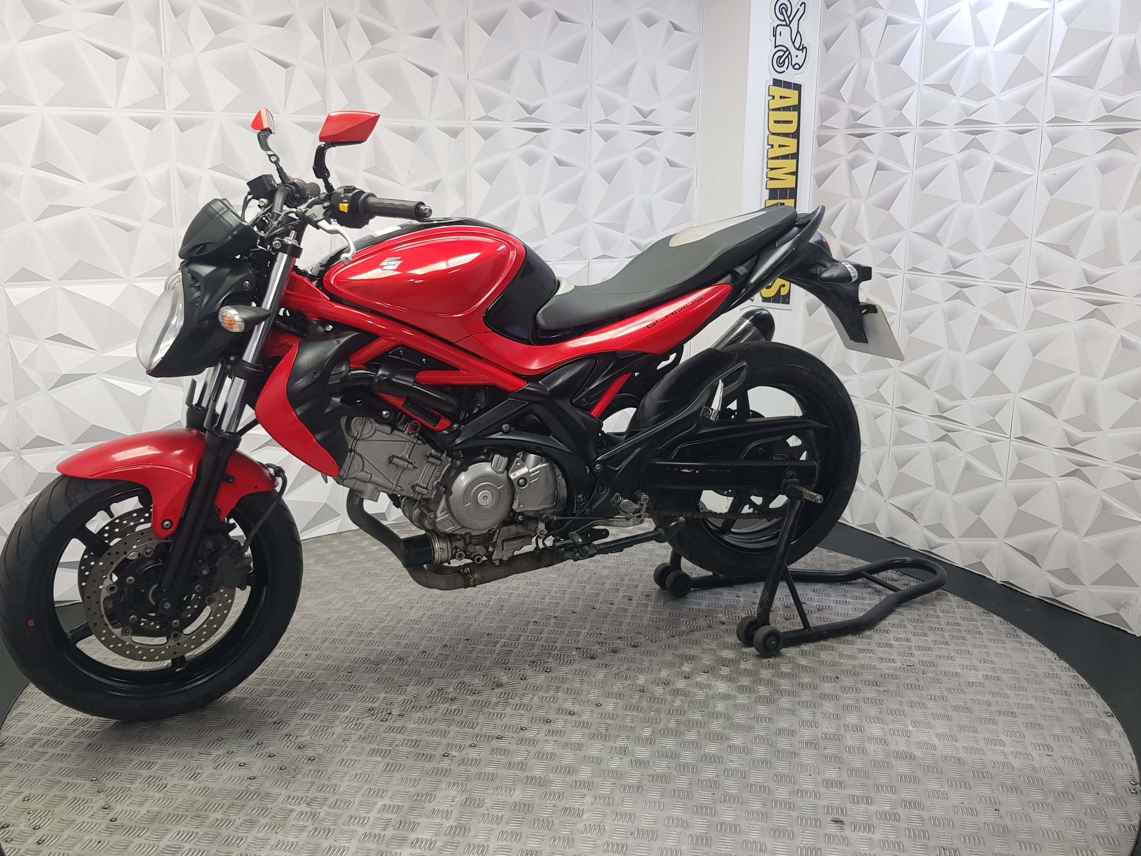 2011 SUZUKI GLADIUS 650