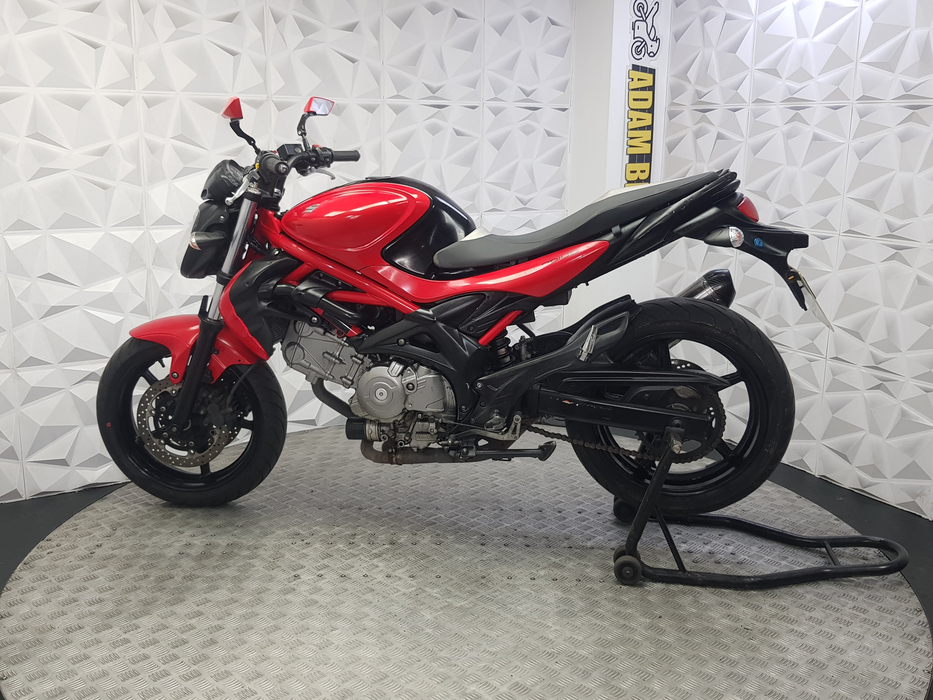 2011 SUZUKI GLADIUS 650