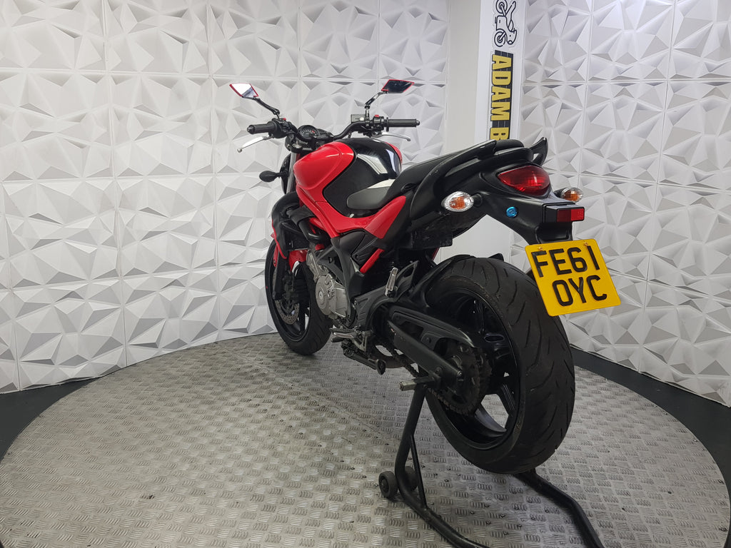 2011 SUZUKI GLADIUS 650