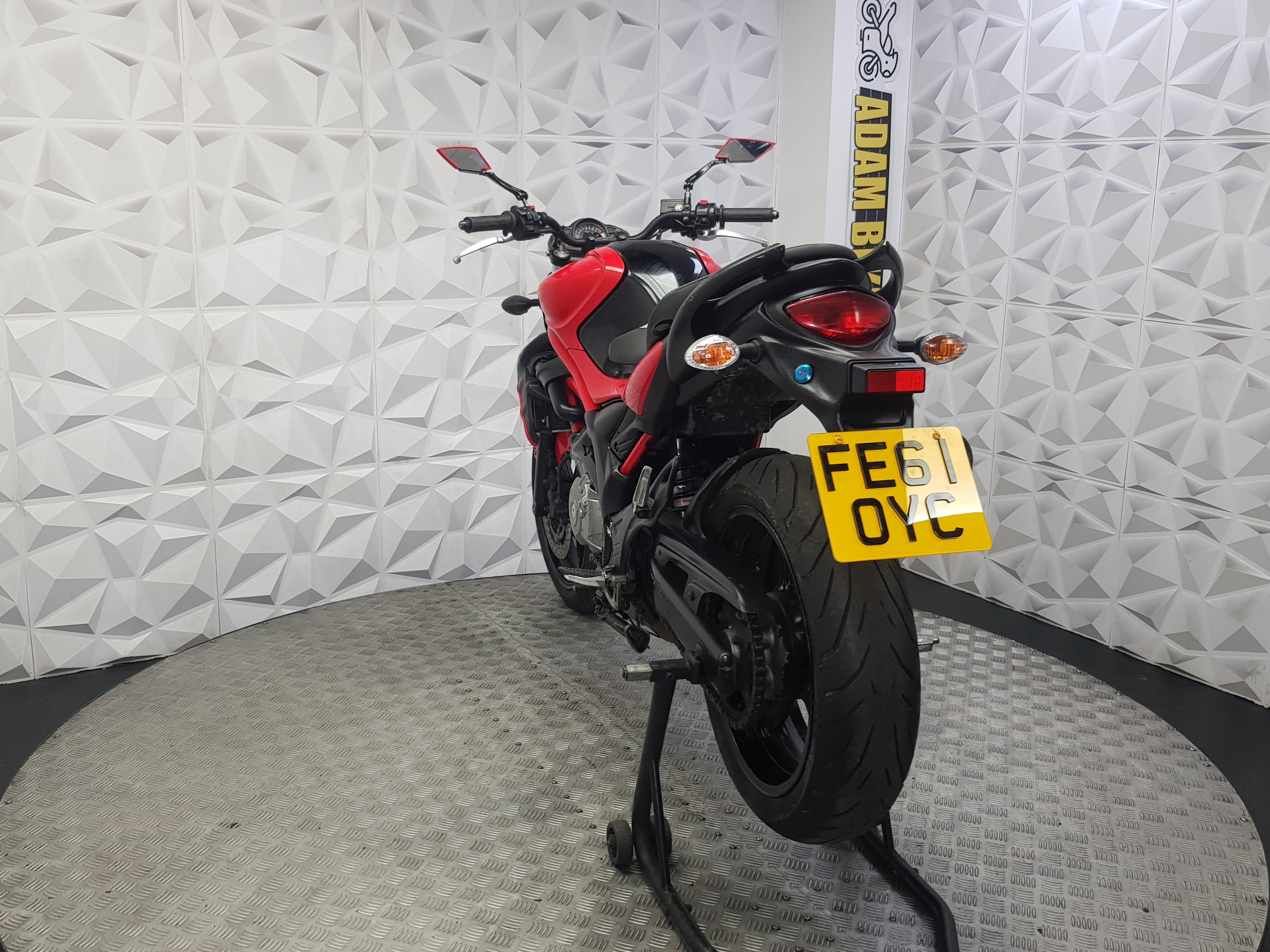 2011 SUZUKI GLADIUS 650