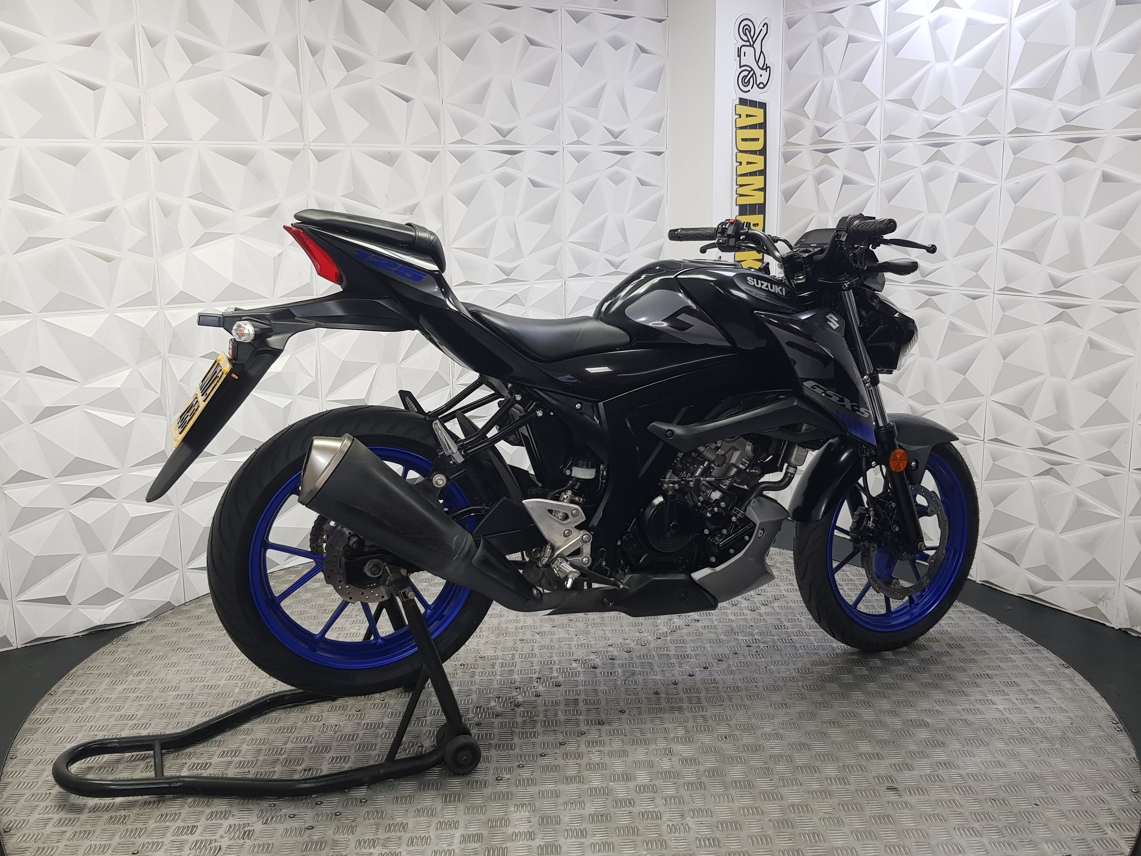 2023 SUZUKI GSX-S 125