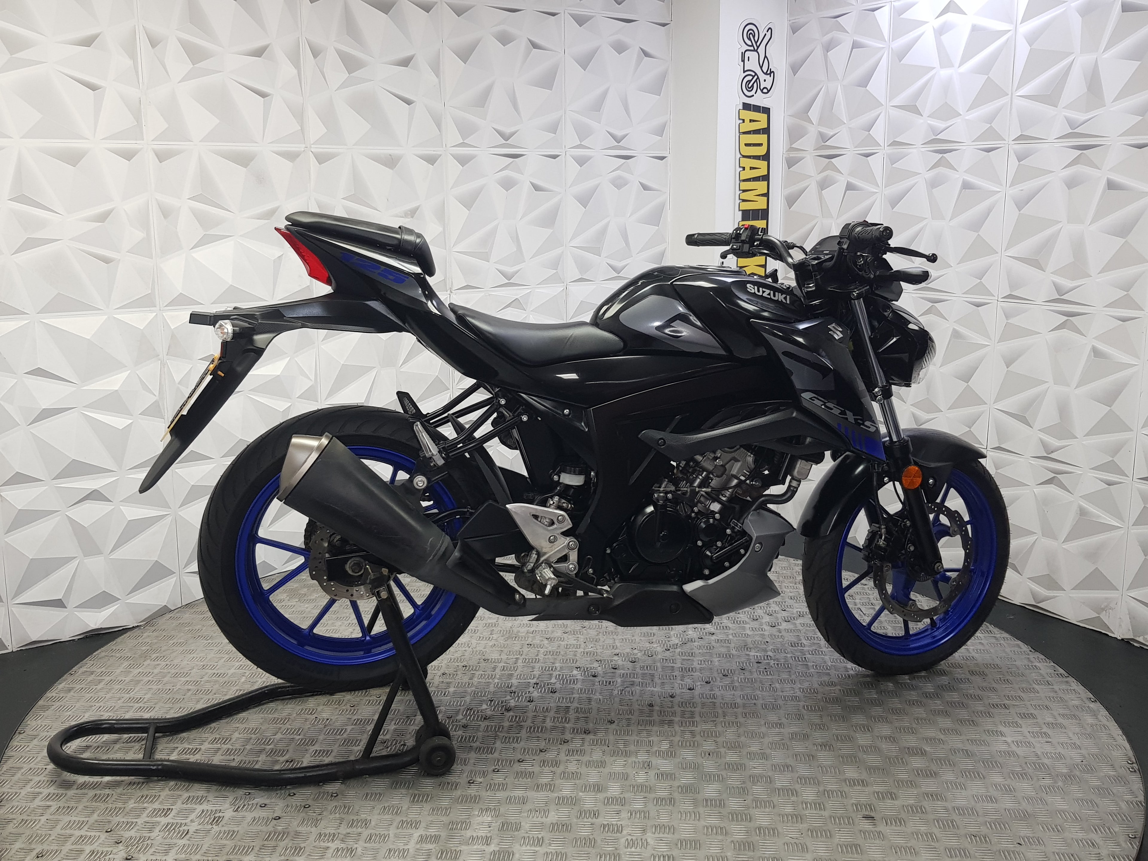 2023 SUZUKI GSX-S 125