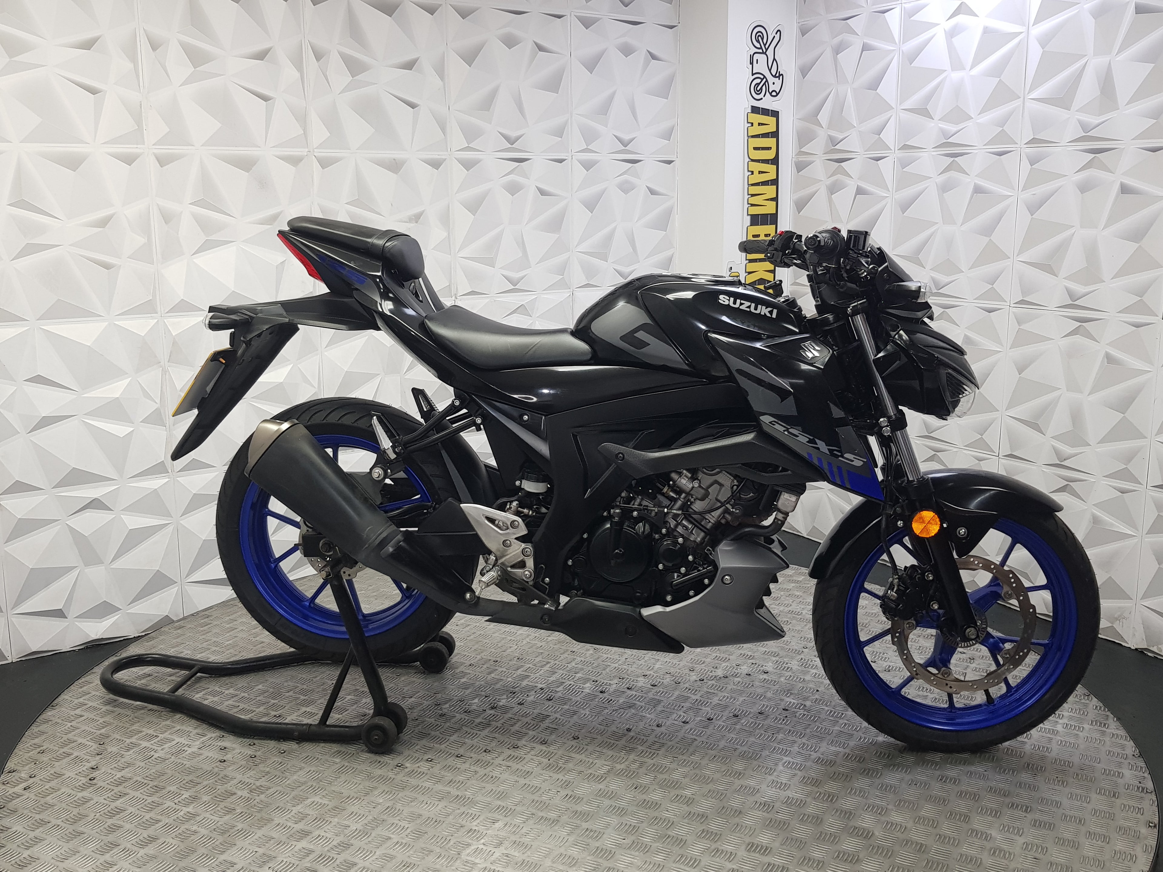 2023 SUZUKI GSX-S 125