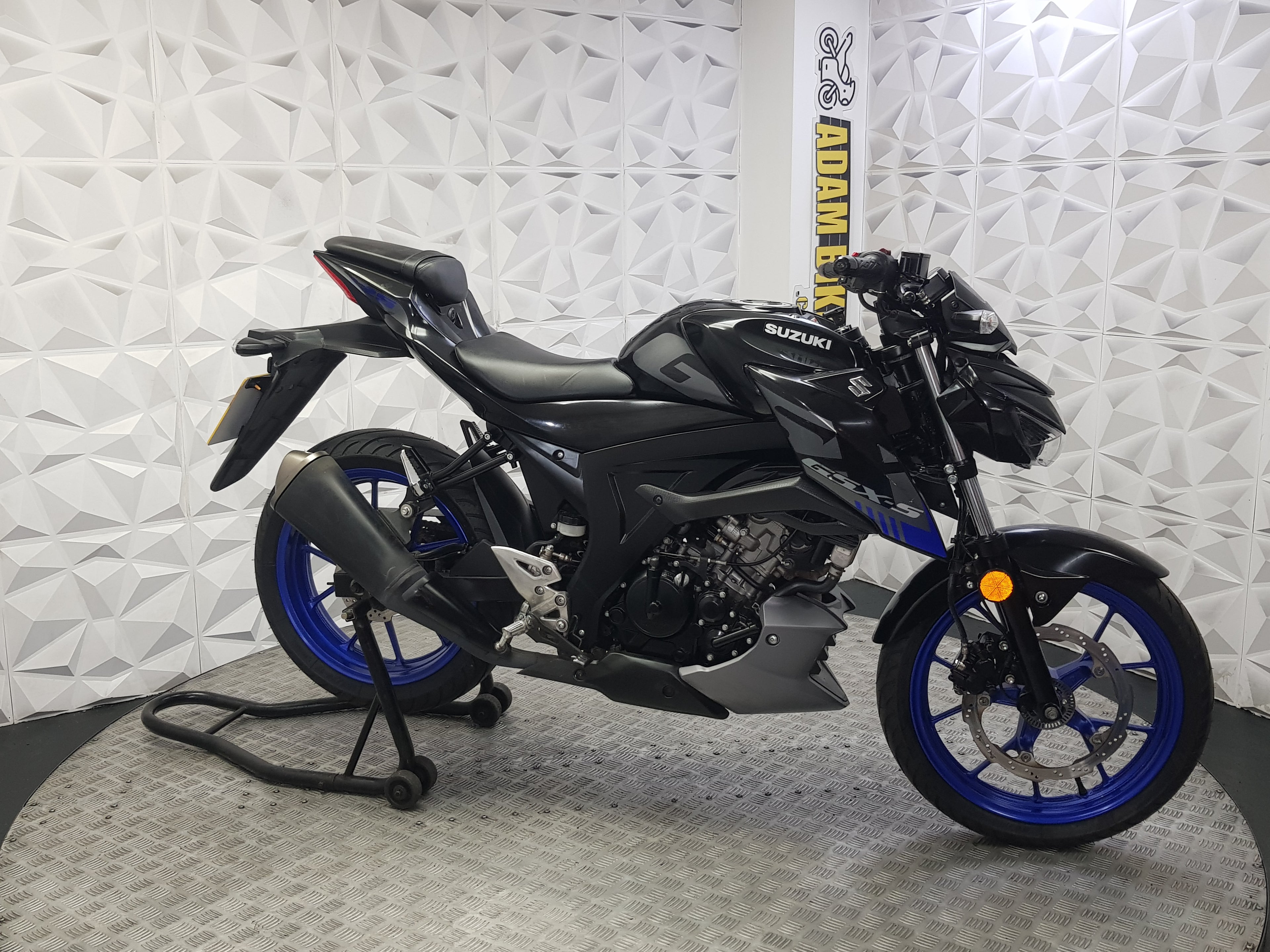 2023 SUZUKI GSX-S 125