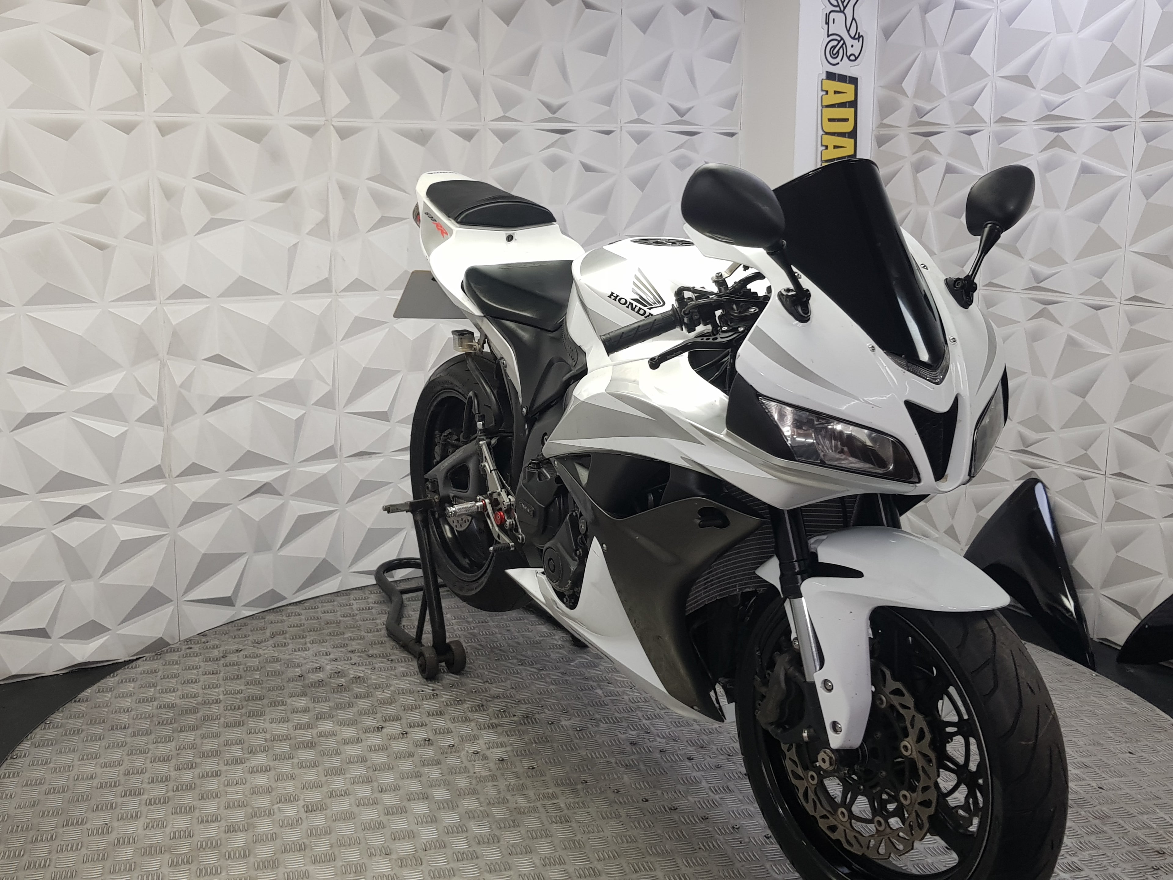 2008 SW08KDZ HONDA CBR600RR