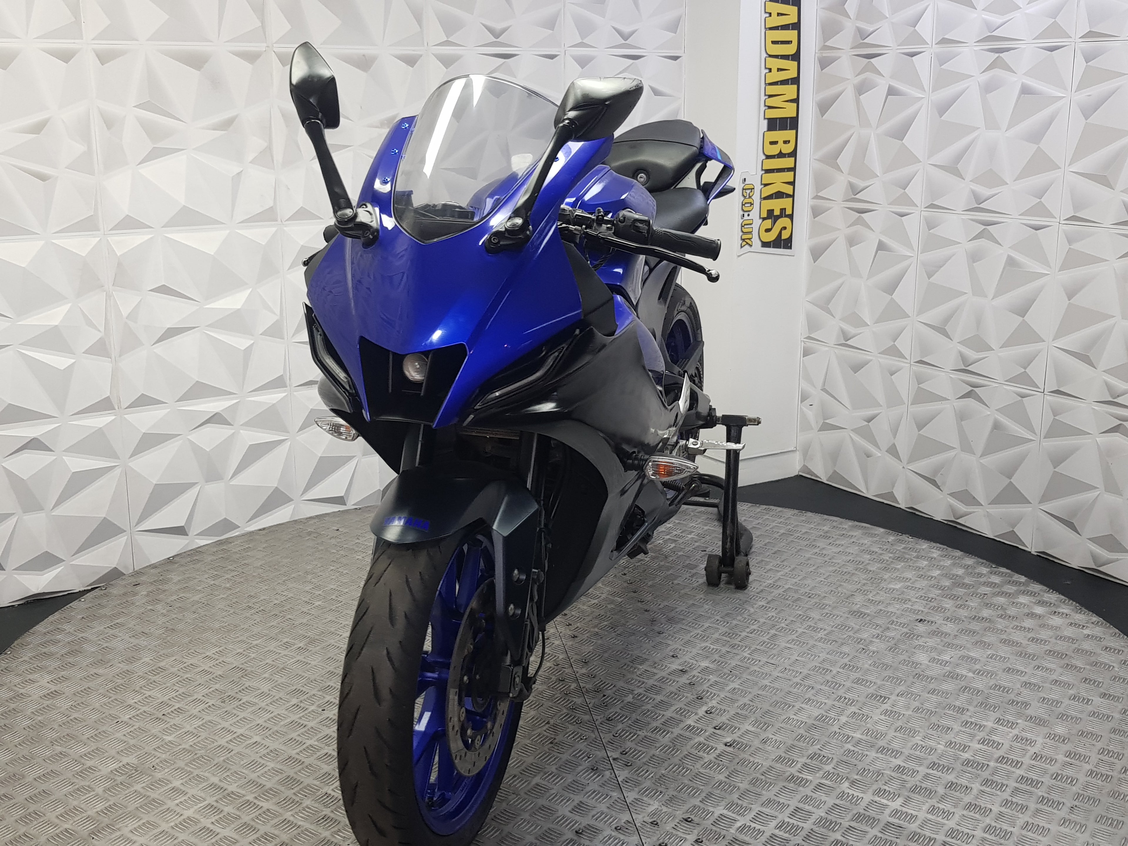 2023 YAMAHA YZF R125