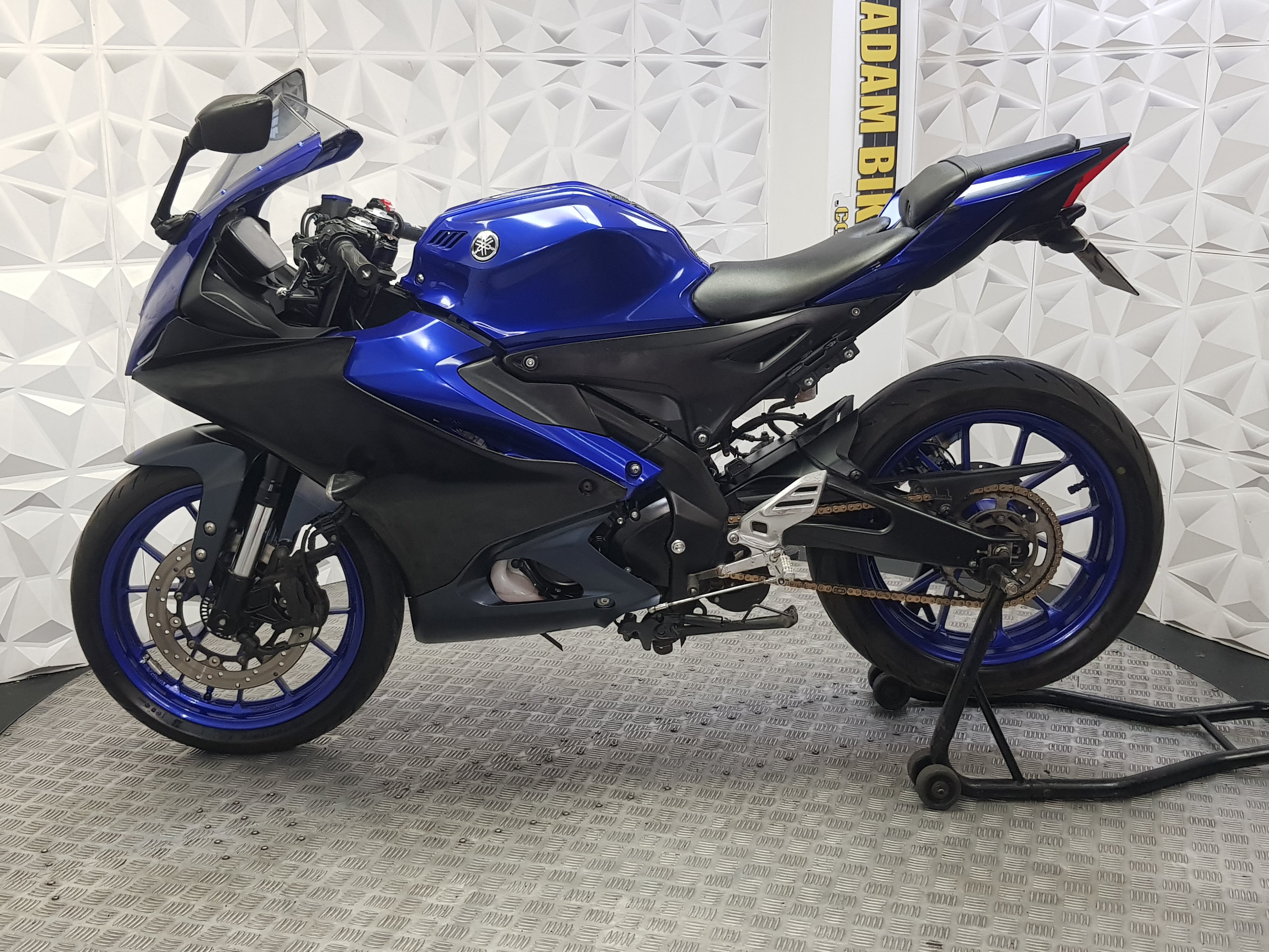 2023 YAMAHA YZF R125