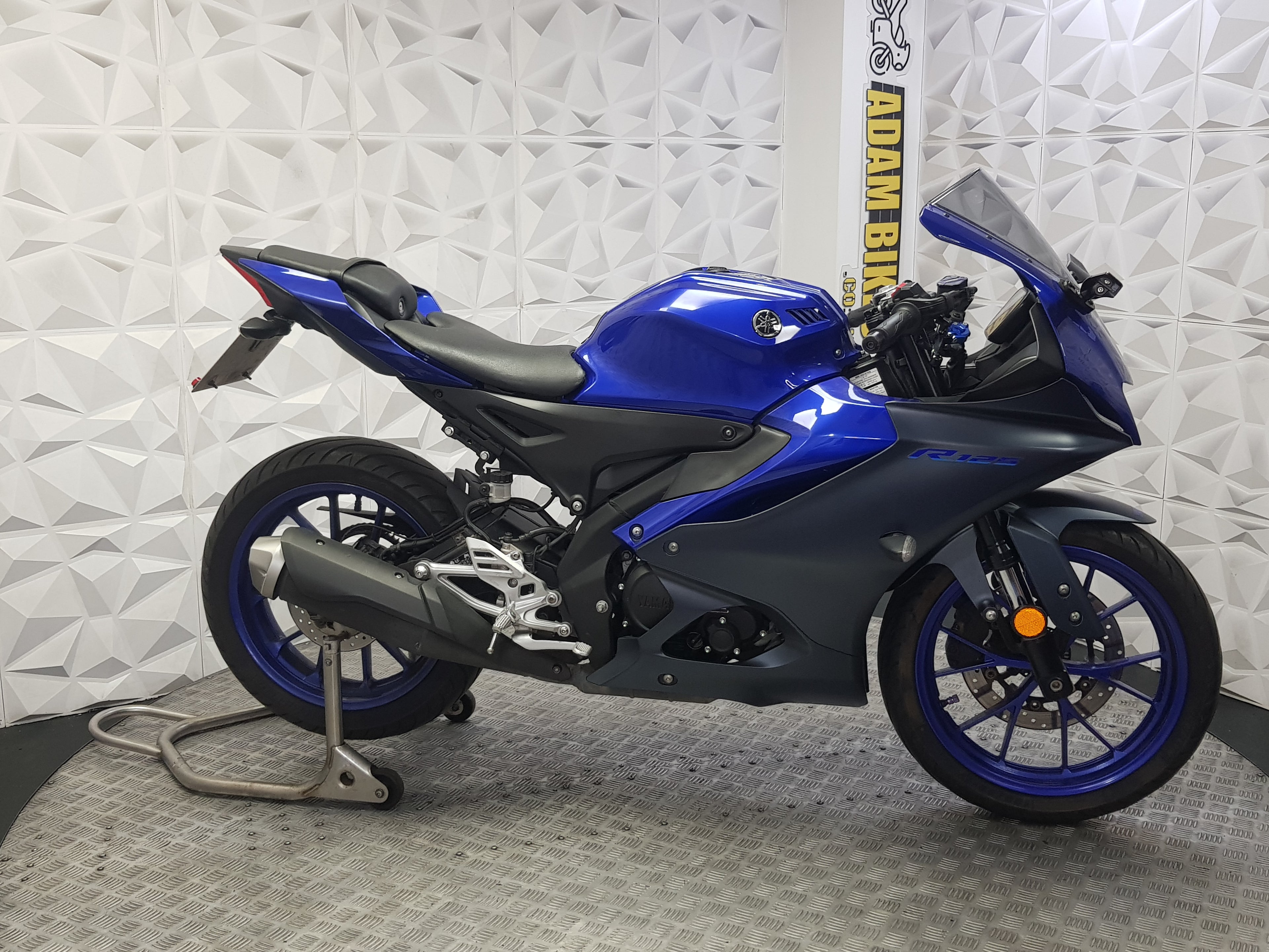 2023 YAMAHA YZF-R125 ABS