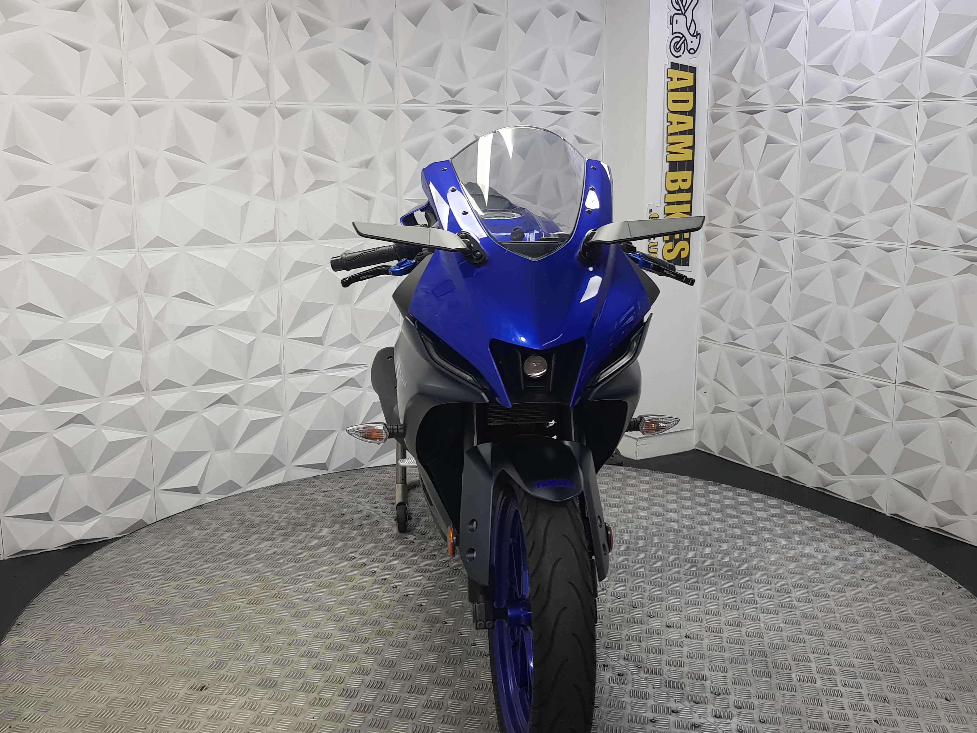 2023 YAMAHA YZF-R125 ABS