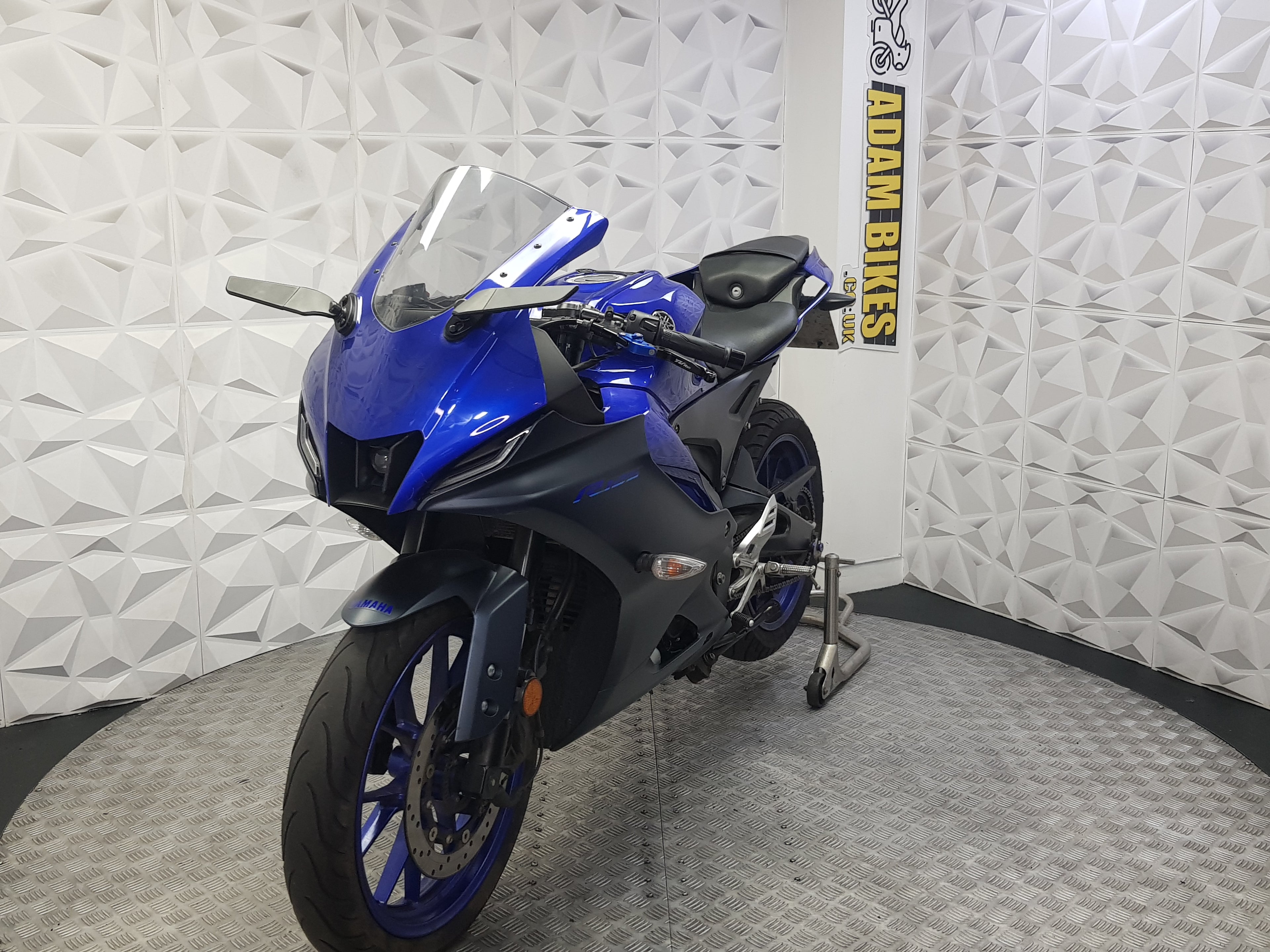 2023 YAMAHA YZF-R125 ABS