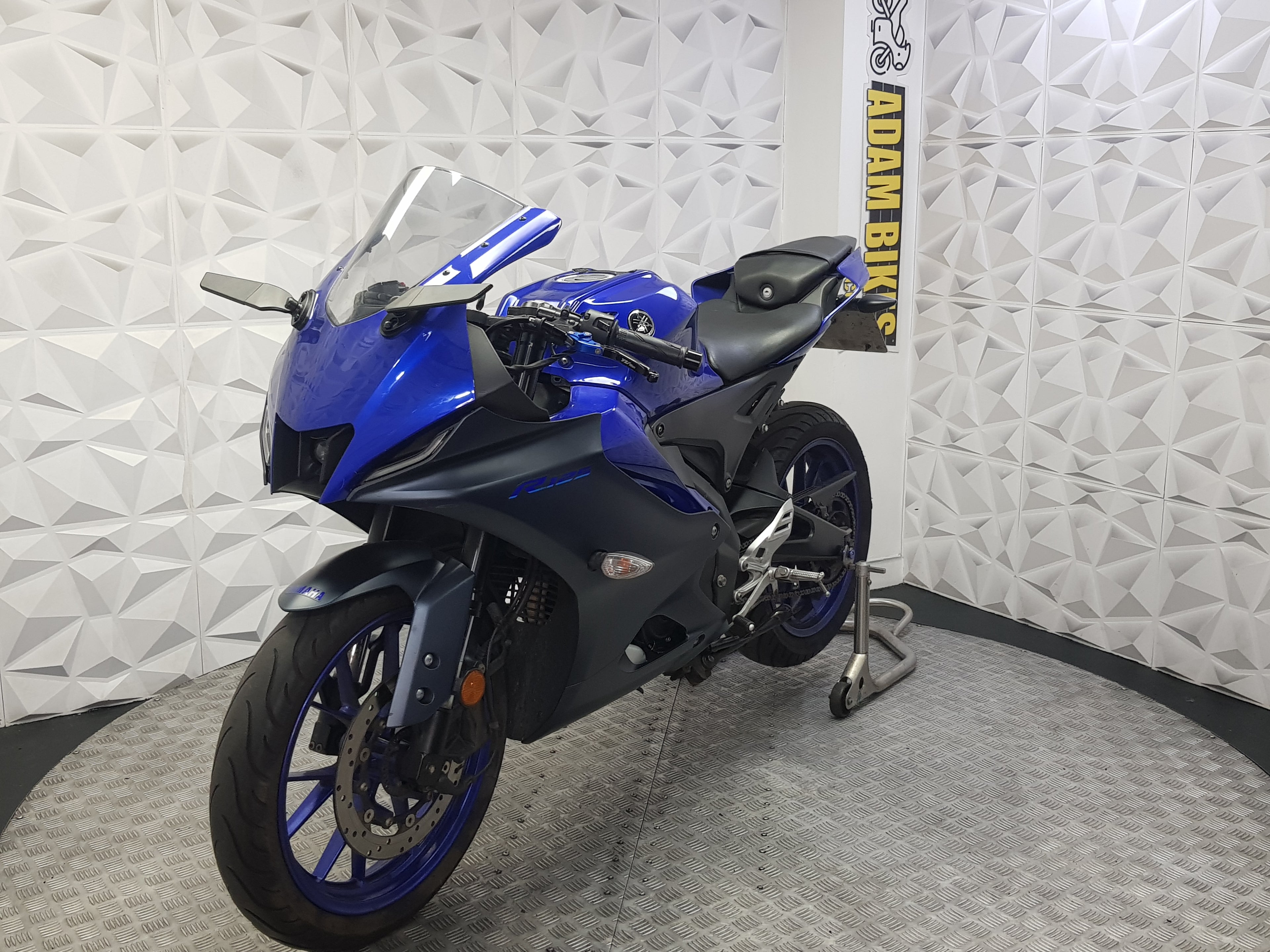 2023 YAMAHA YZF-R125 ABS