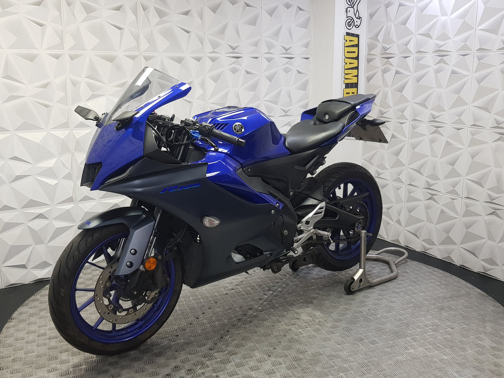 2023 YAMAHA YZF-R125 ABS