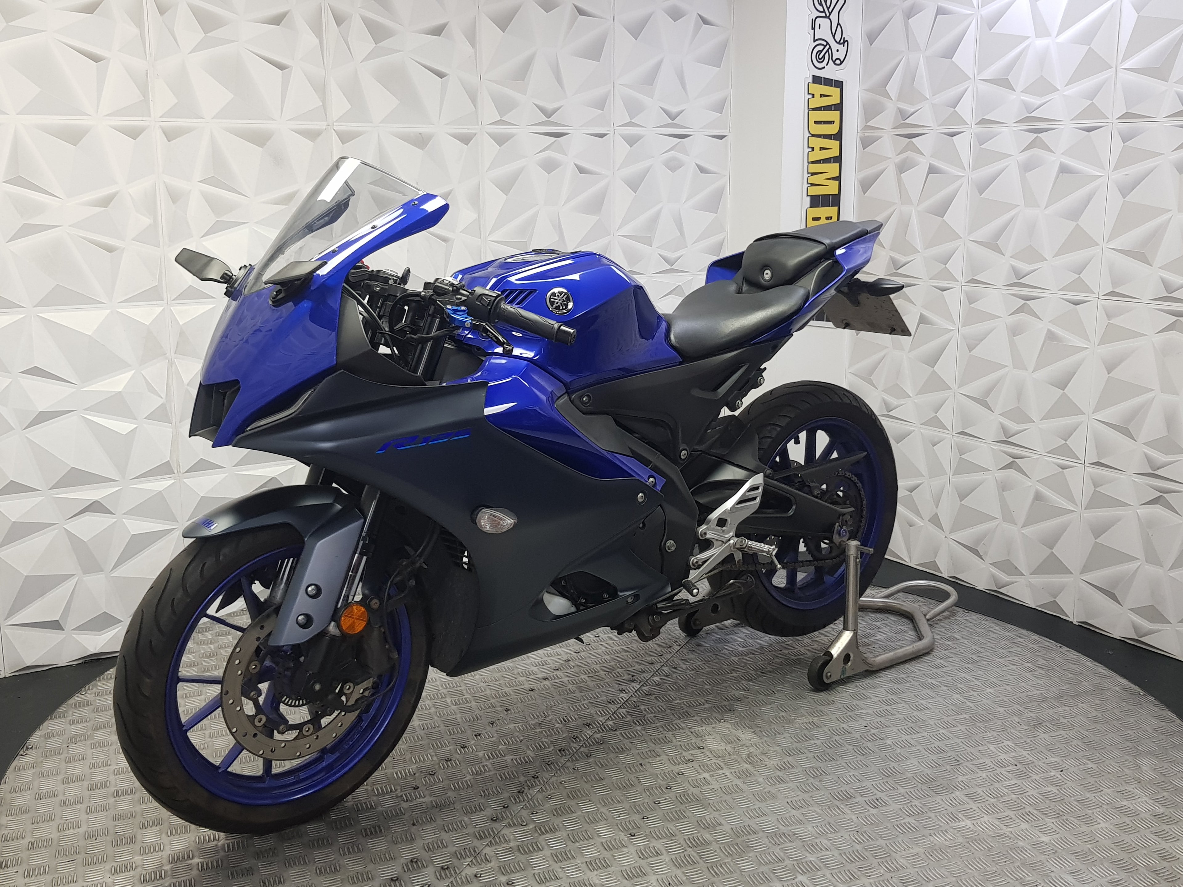 2023 YAMAHA YZF-R125 ABS
