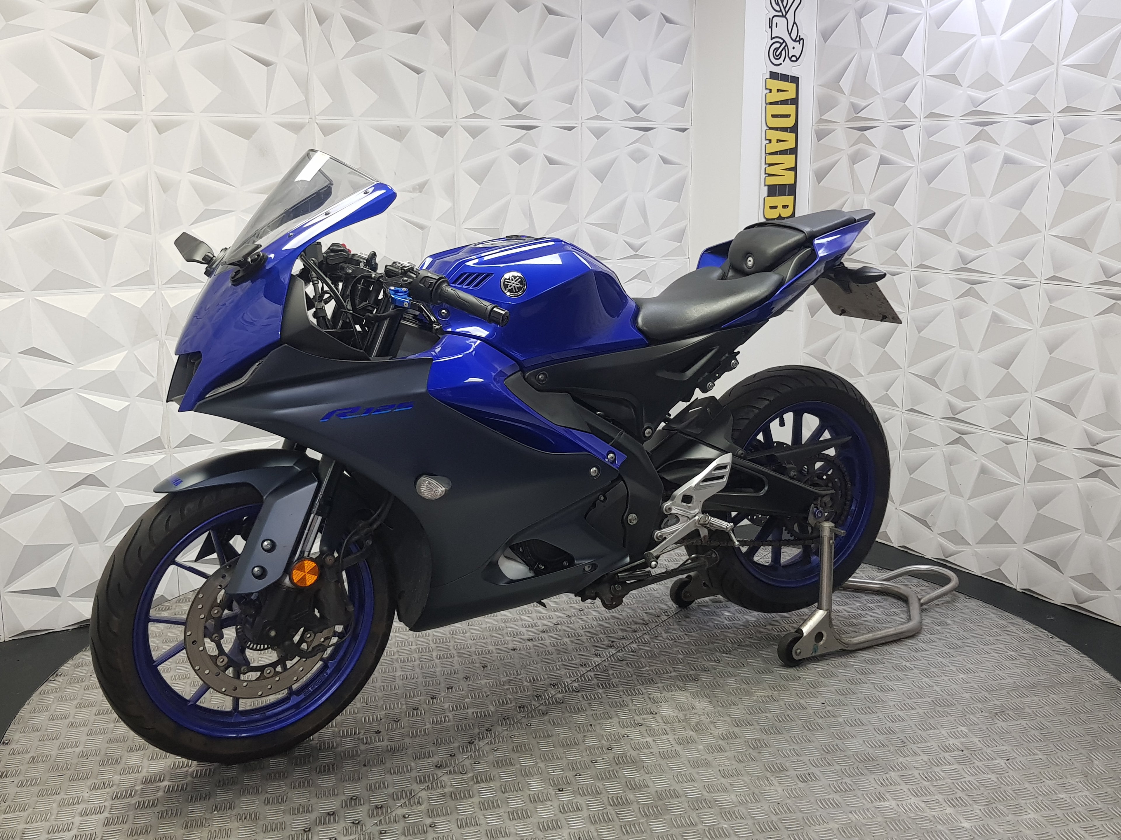 2023 YAMAHA YZF-R125 ABS