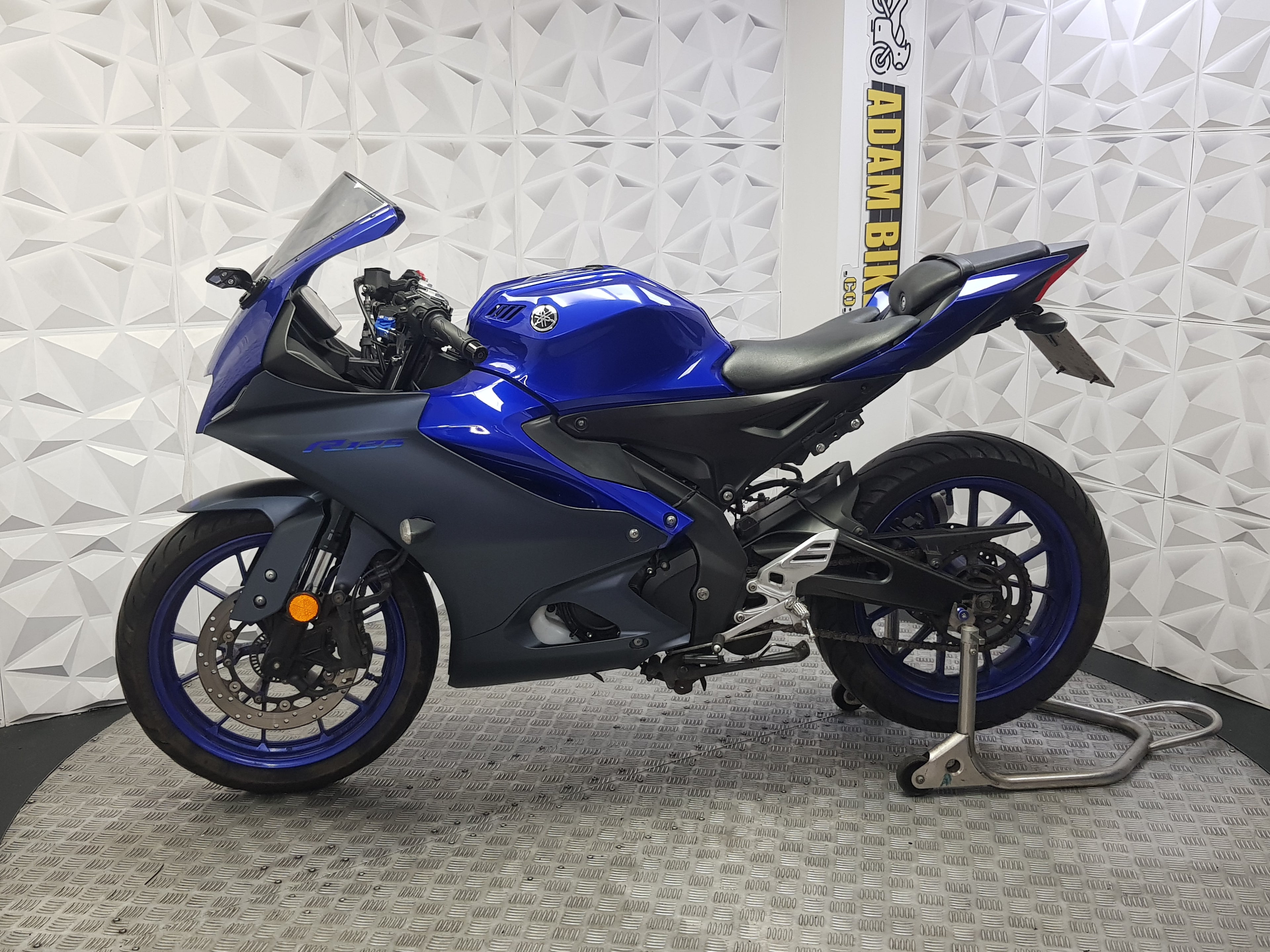 2023 YAMAHA YZF-R125 ABS