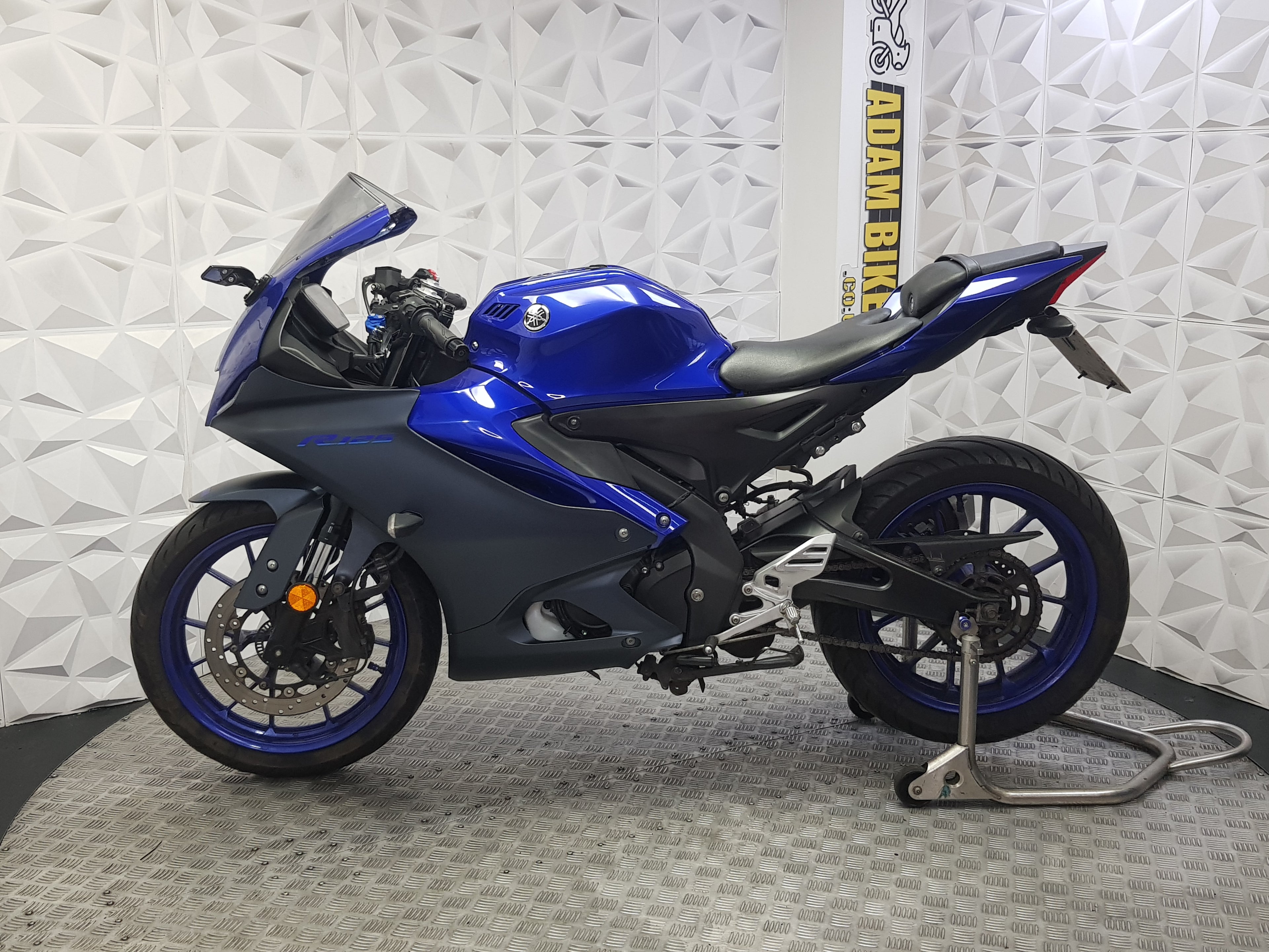 2023 YAMAHA YZF-R125 ABS