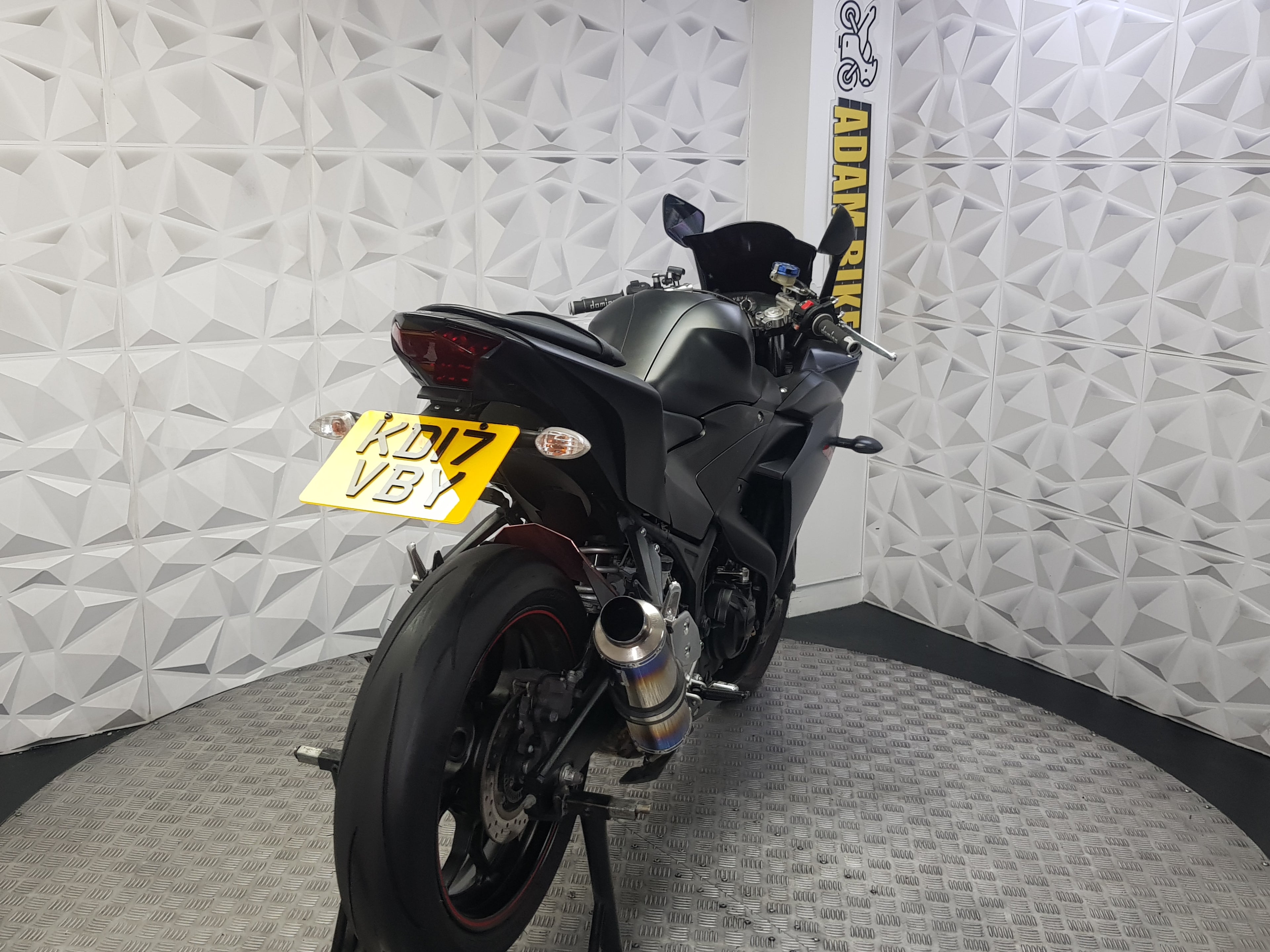 2017  YAMAHA YZF R3