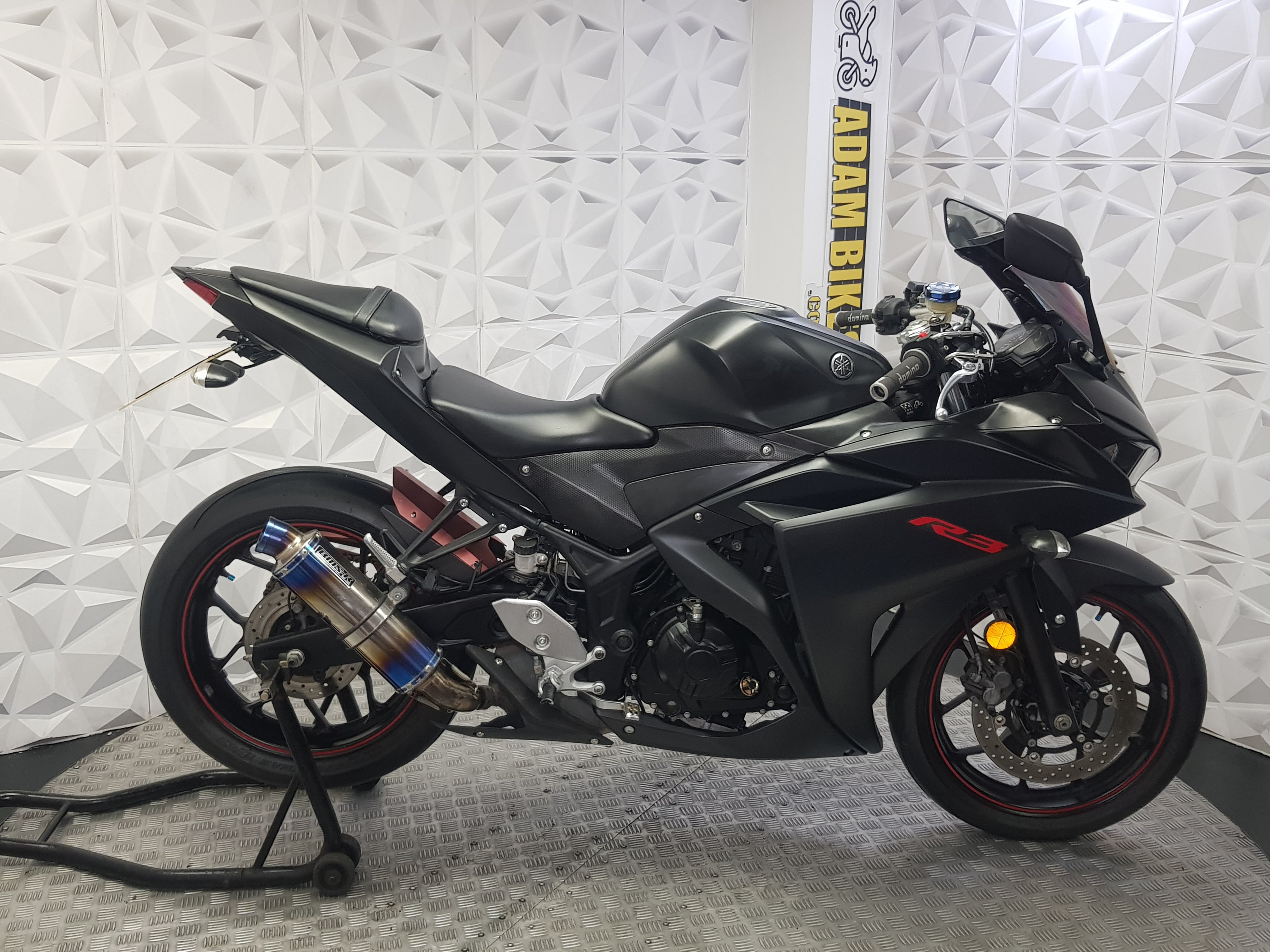 2017  YAMAHA YZF R3