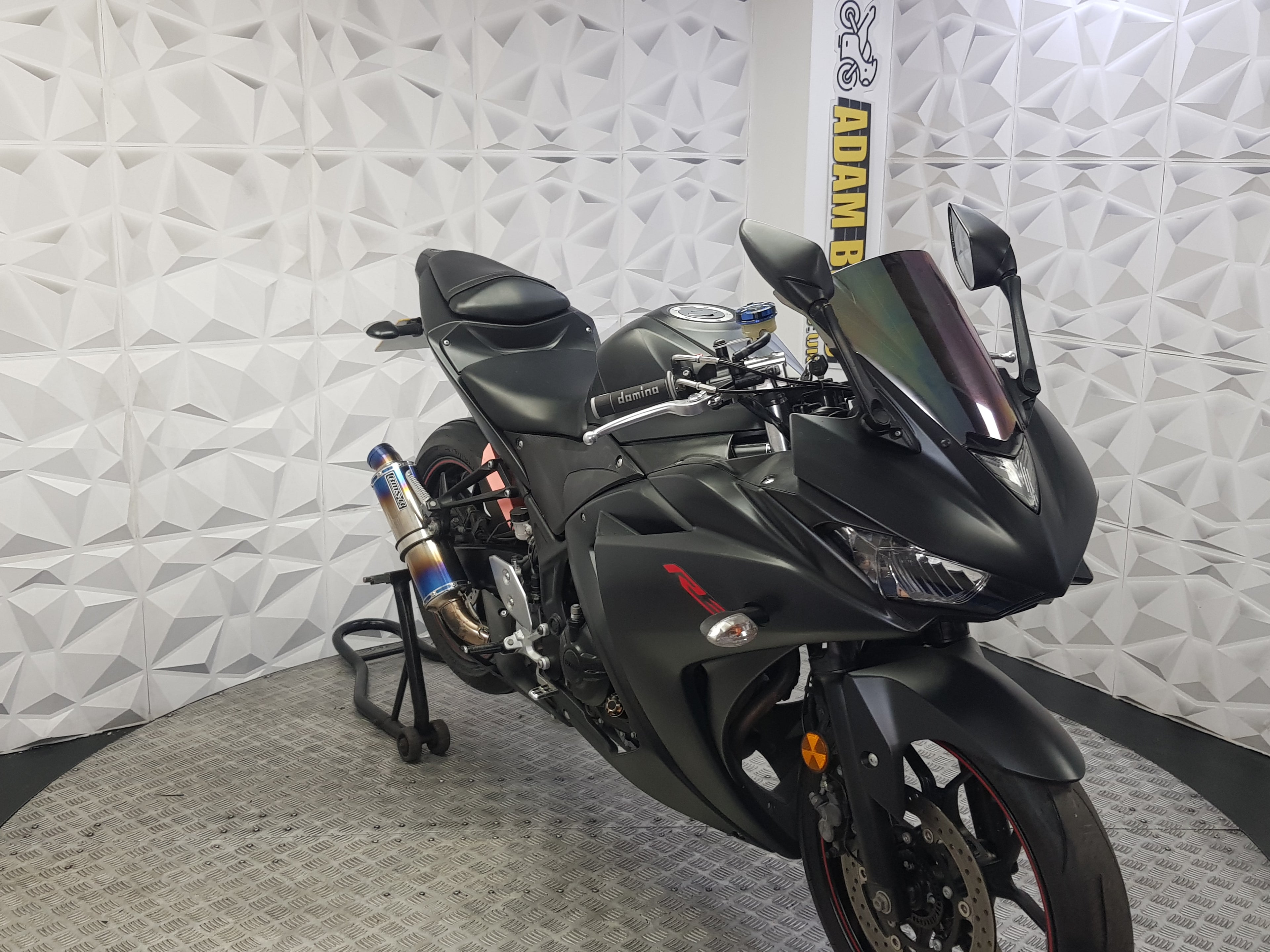 2017  YAMAHA YZF R3