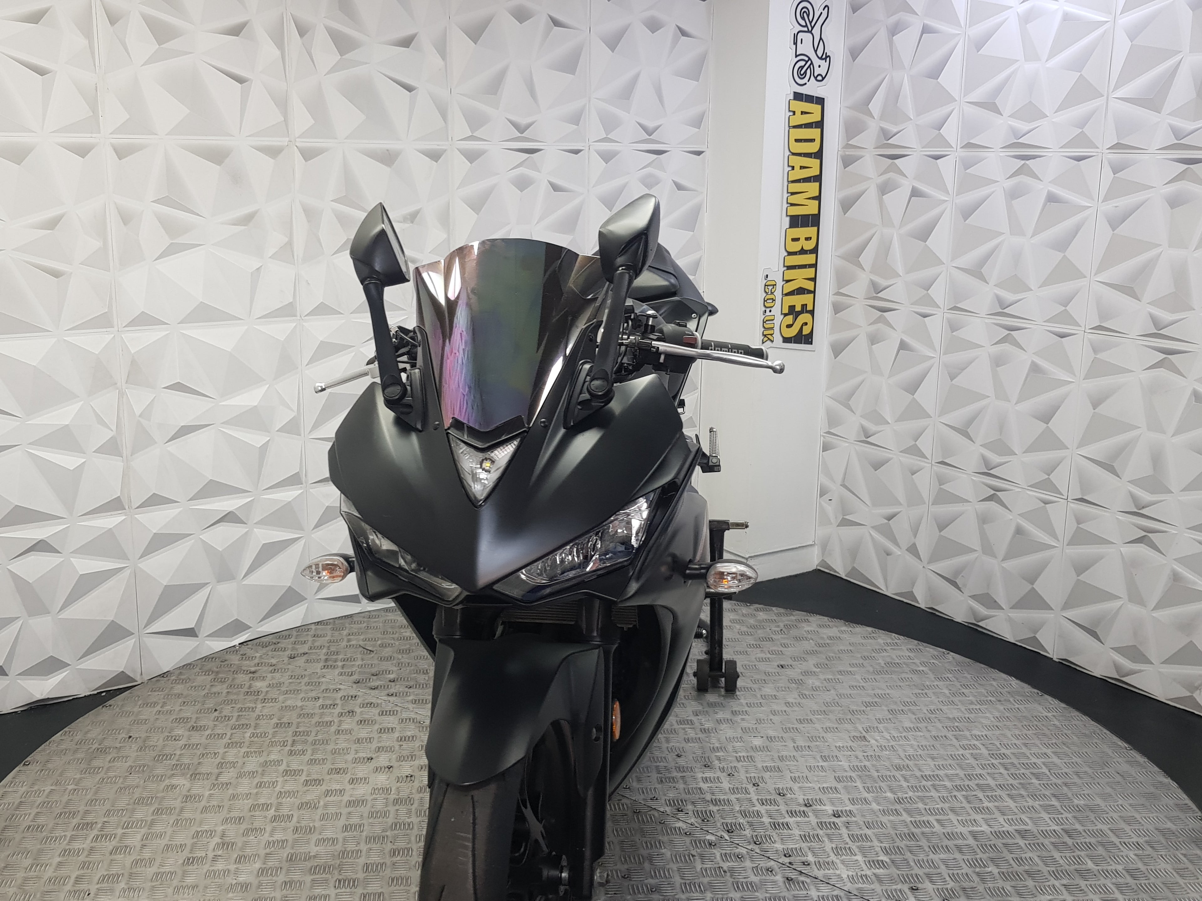 2017  YAMAHA YZF R3