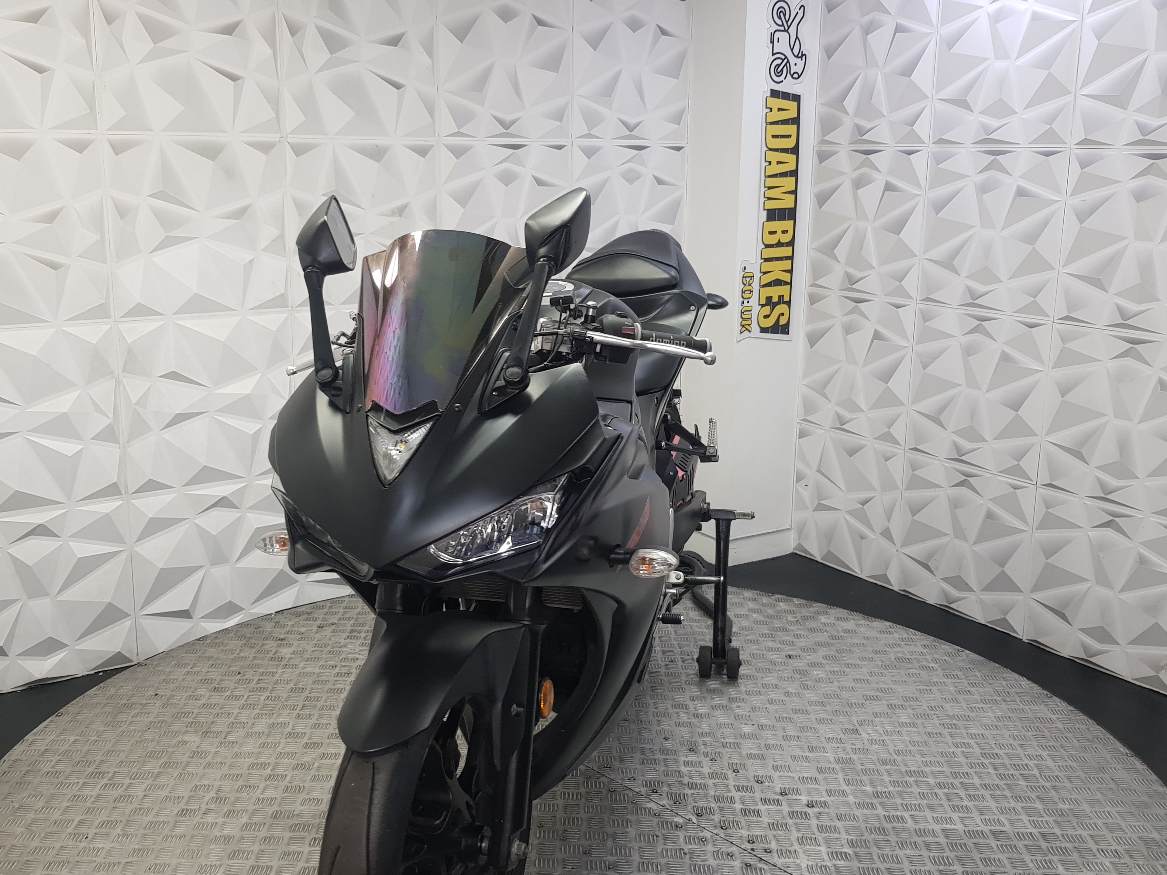 2017  YAMAHA YZF R3
