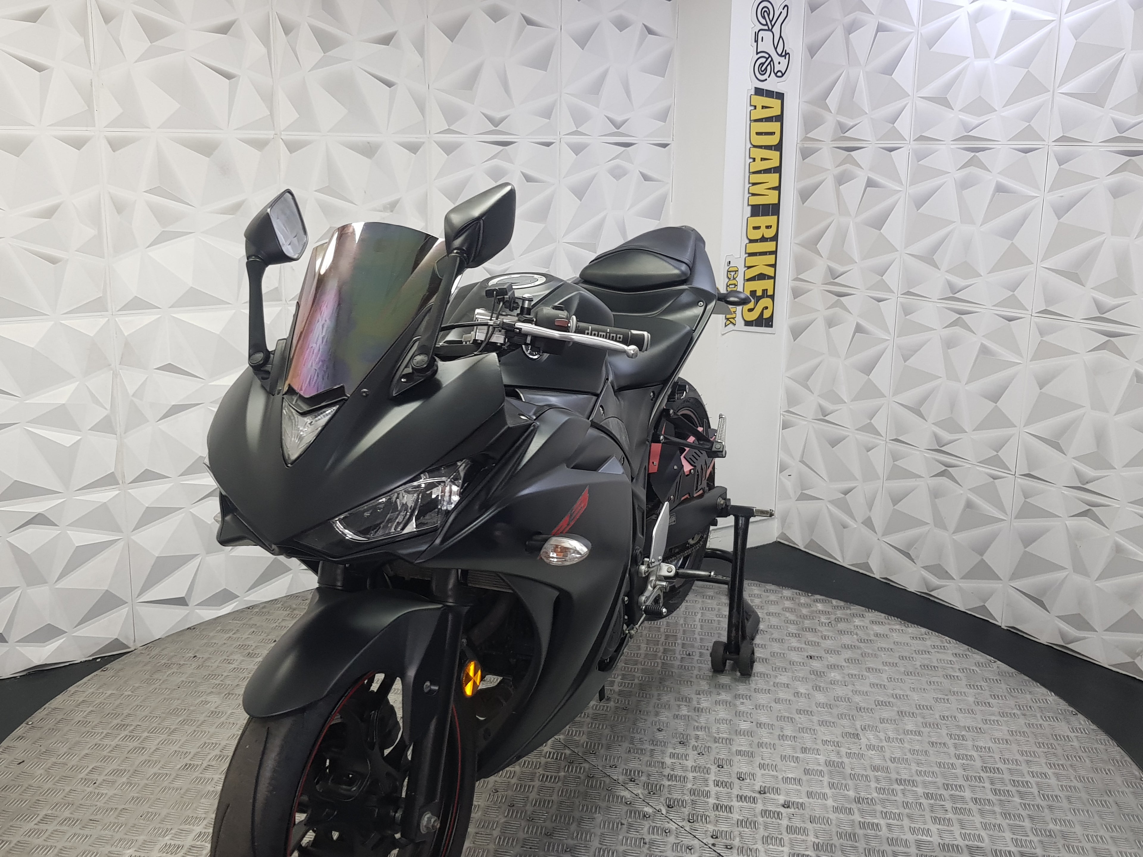 2017  YAMAHA YZF R3