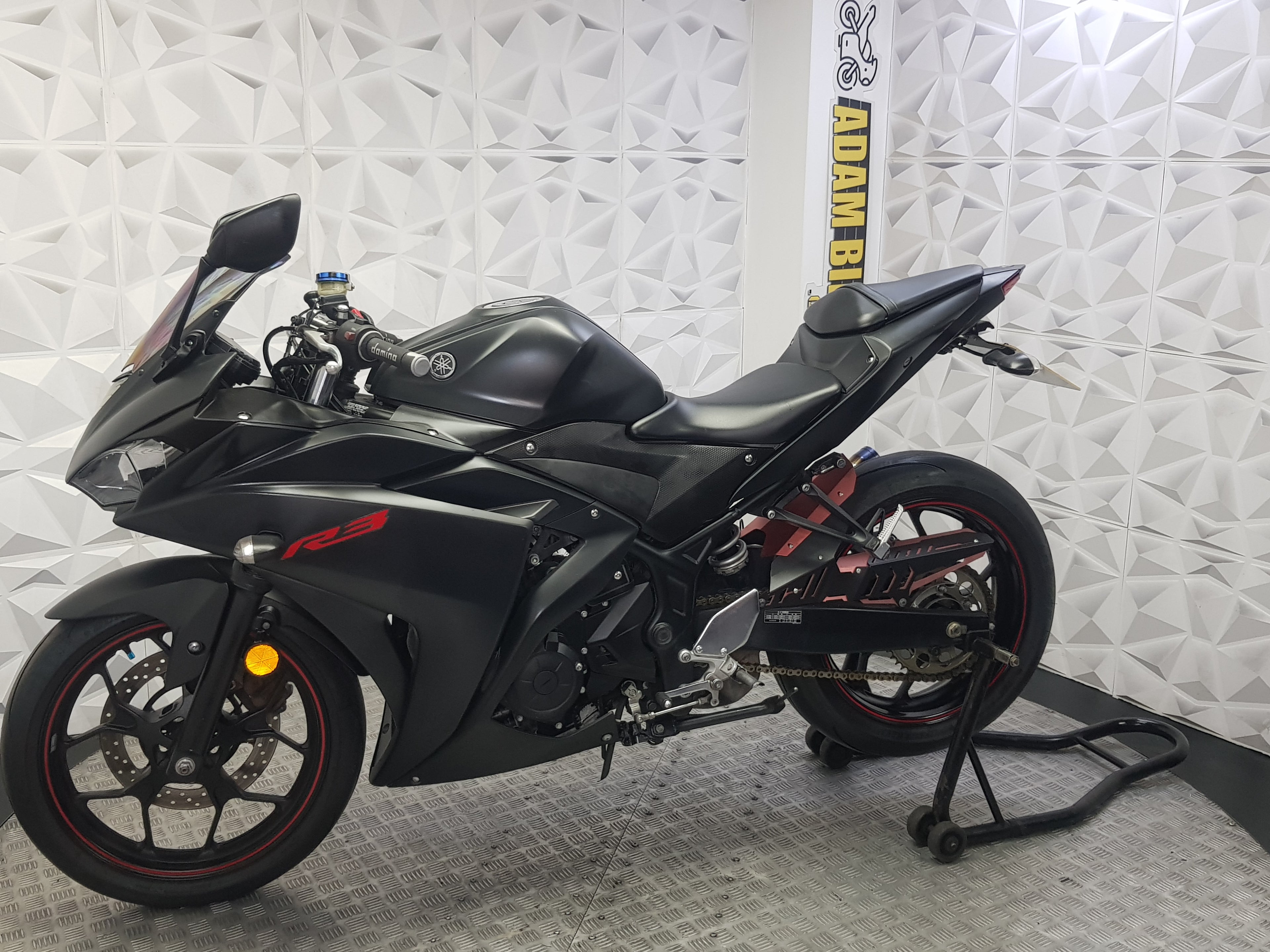 2017  YAMAHA YZF R3