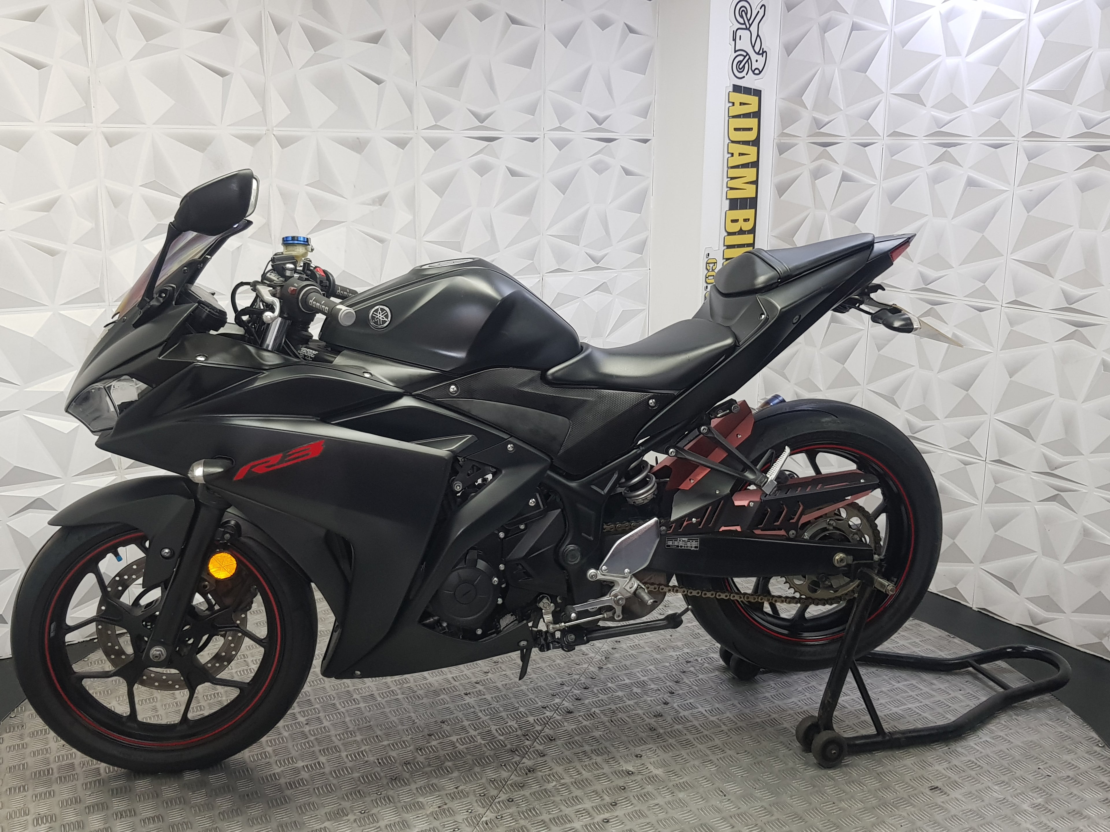 2017  YAMAHA YZF R3