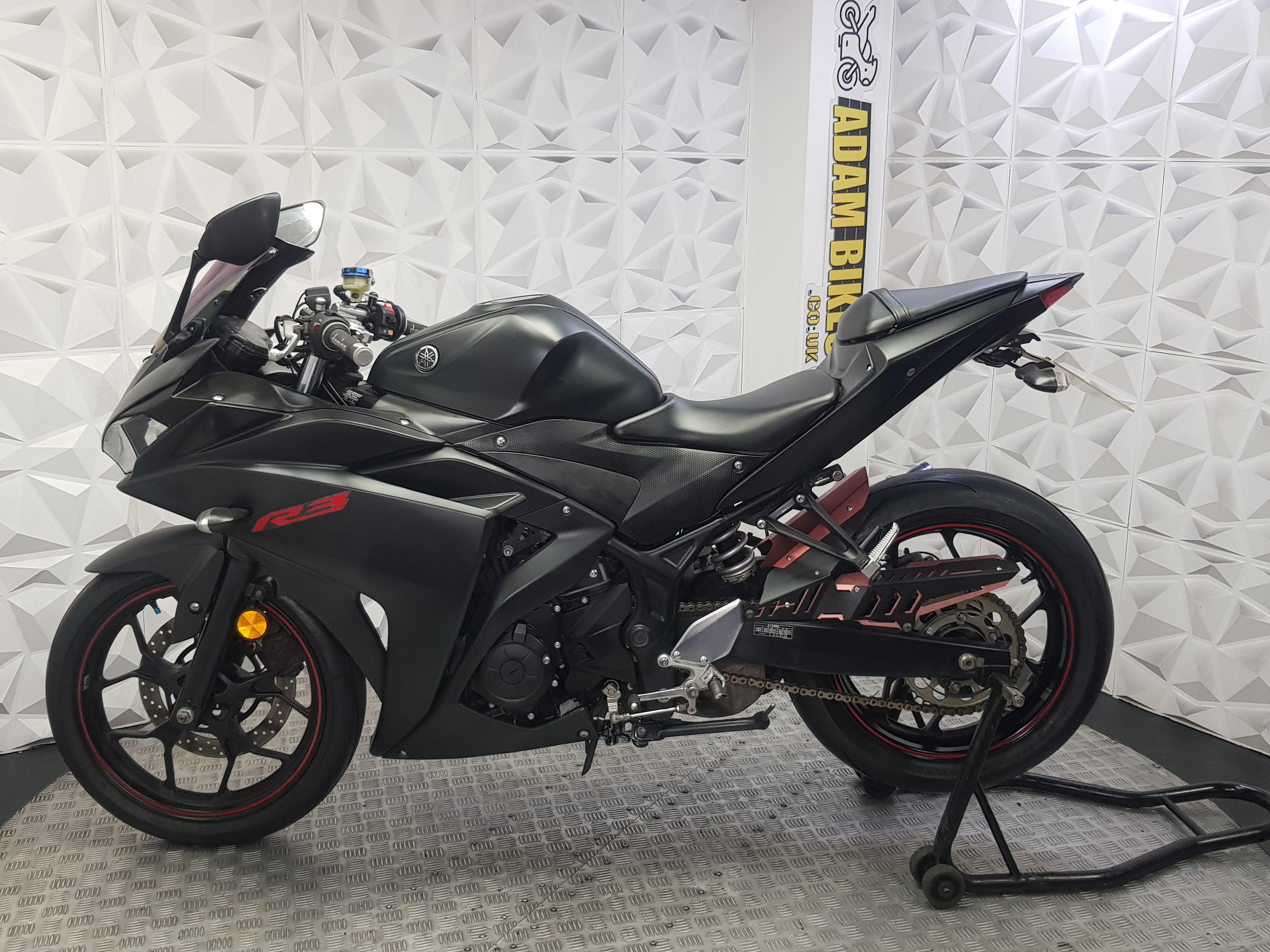2017  YAMAHA YZF R3