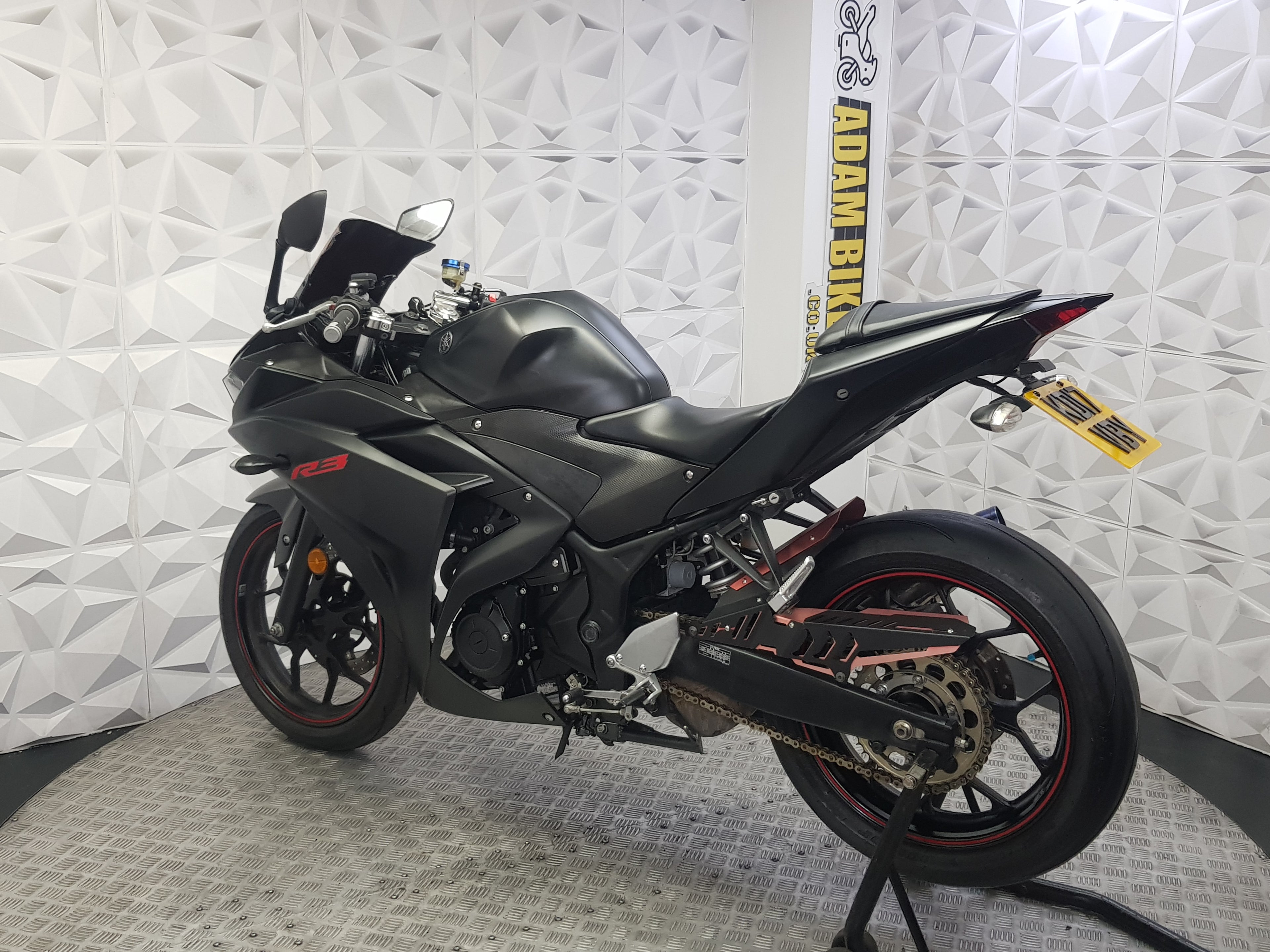 2017  YAMAHA YZF R3