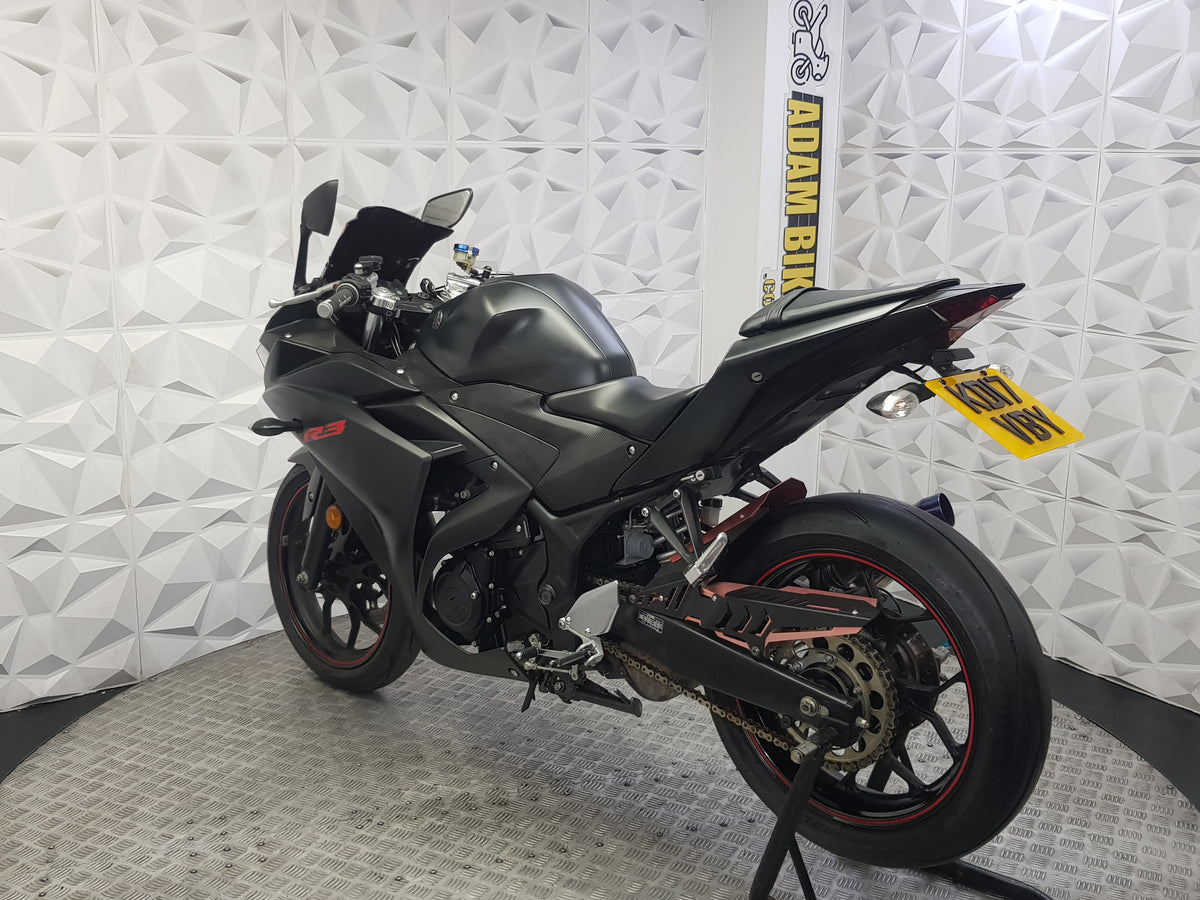 2017 Yamaha R3