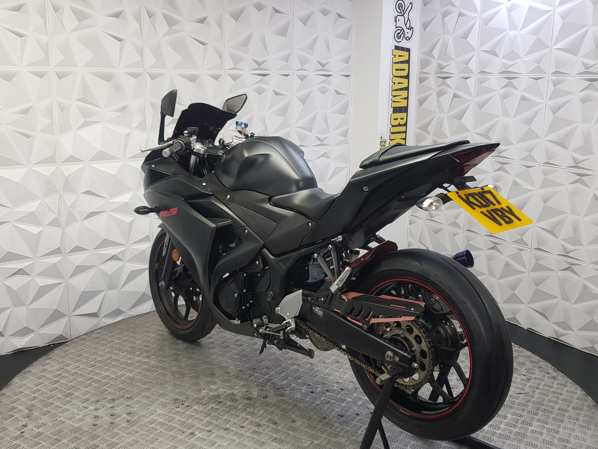 2017 Yamaha R3