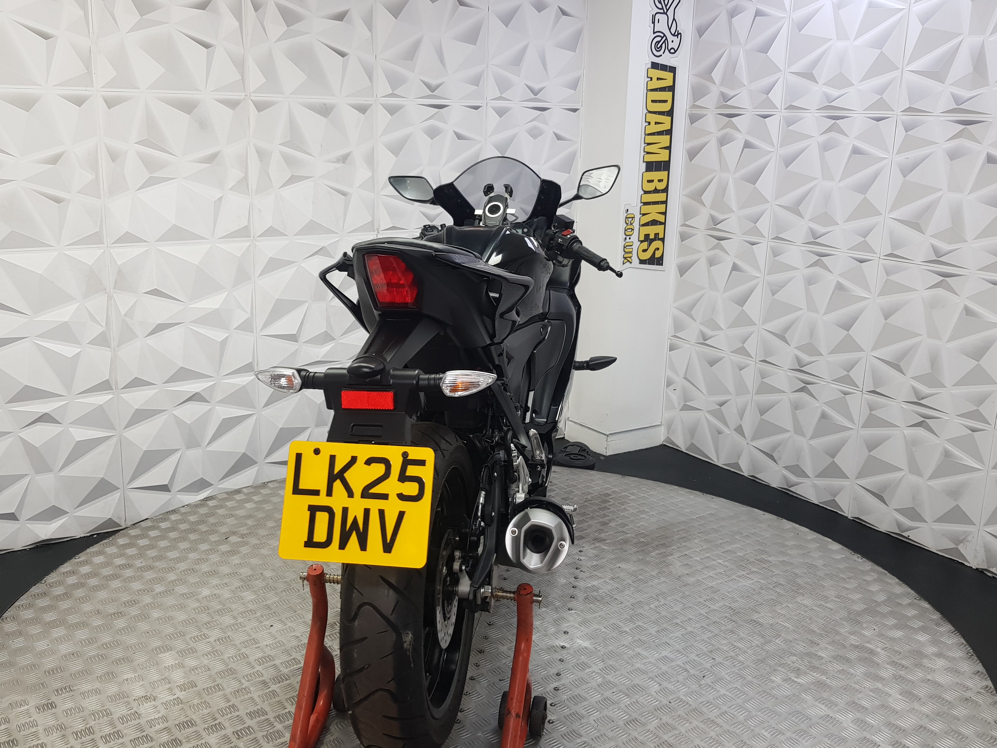 2025 YAMAHA YZF-R 125 ABS