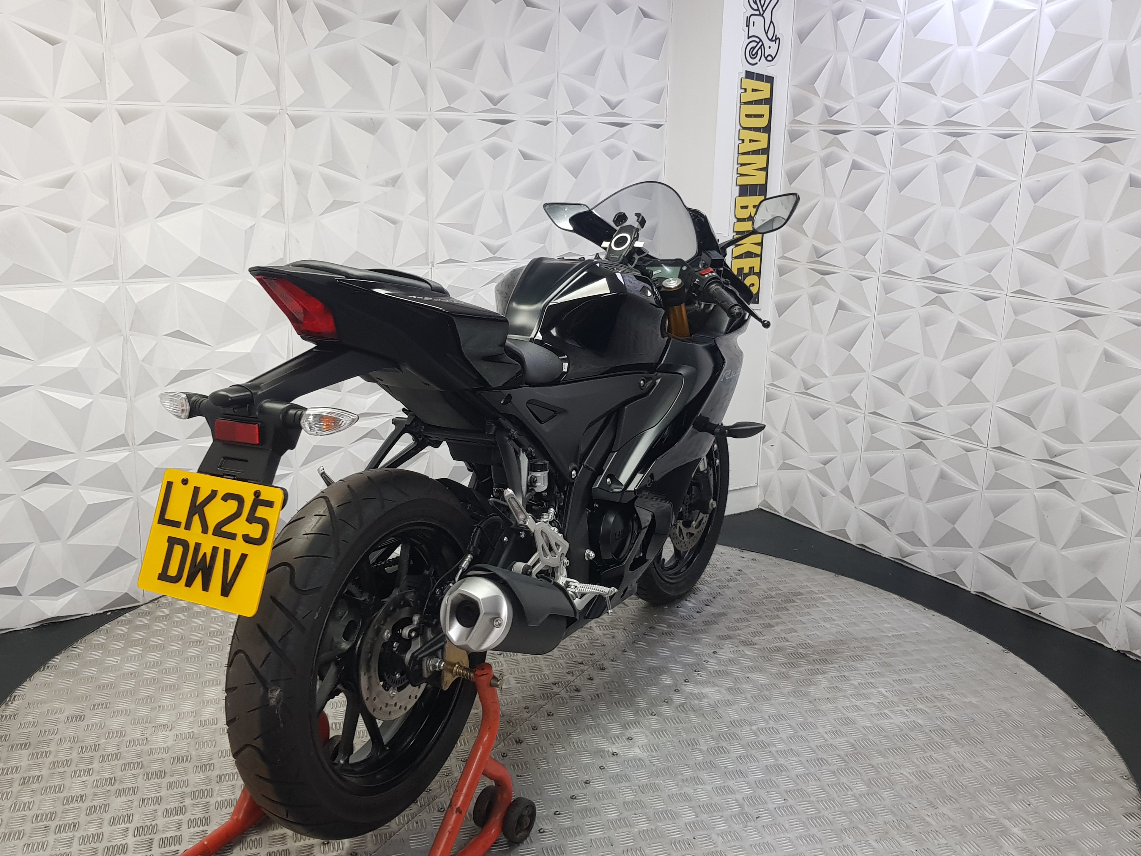 2025 YAMAHA YZF-R 125 ABS