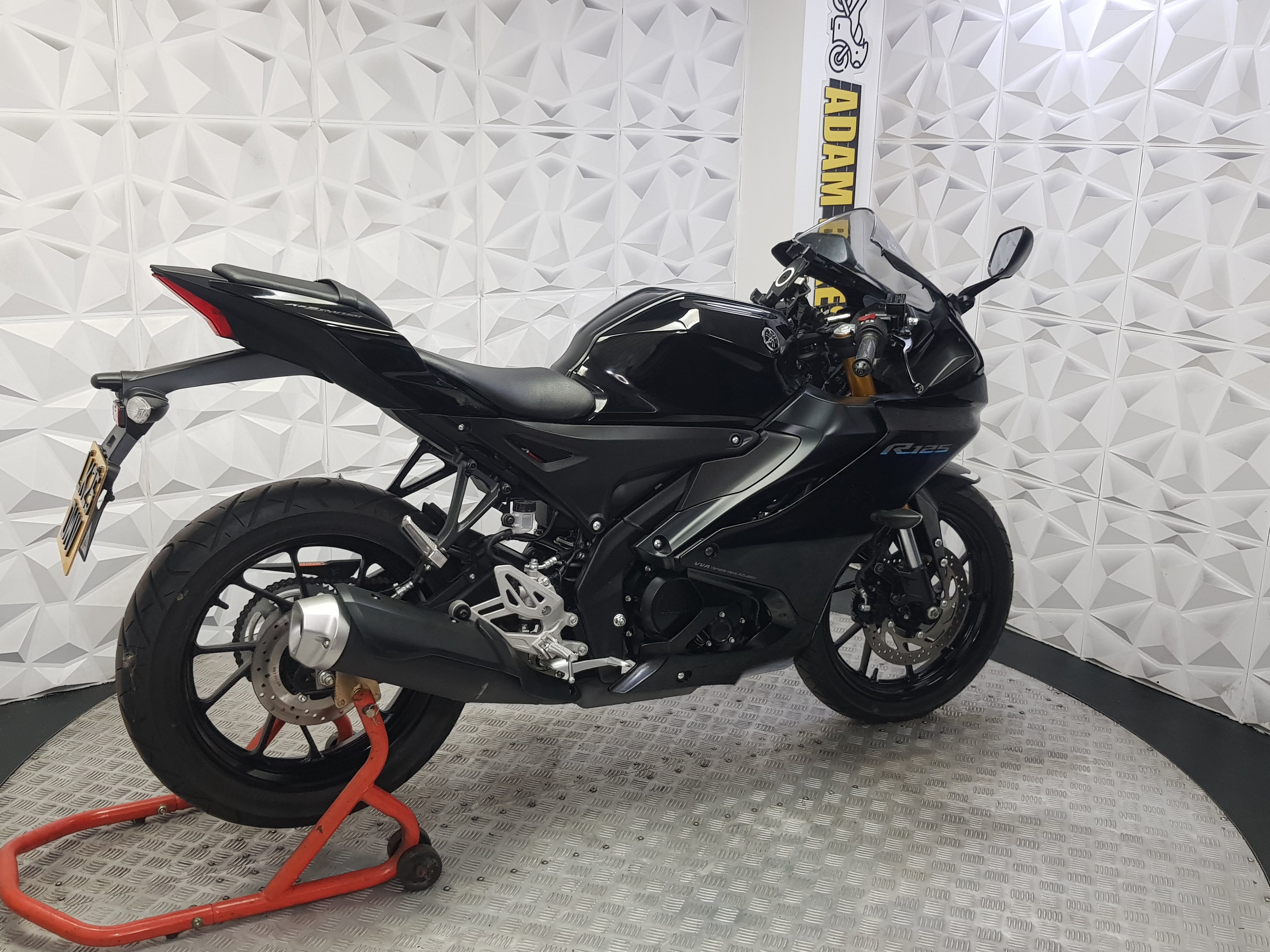 2025 YAMAHA YZF-R 125 ABS
