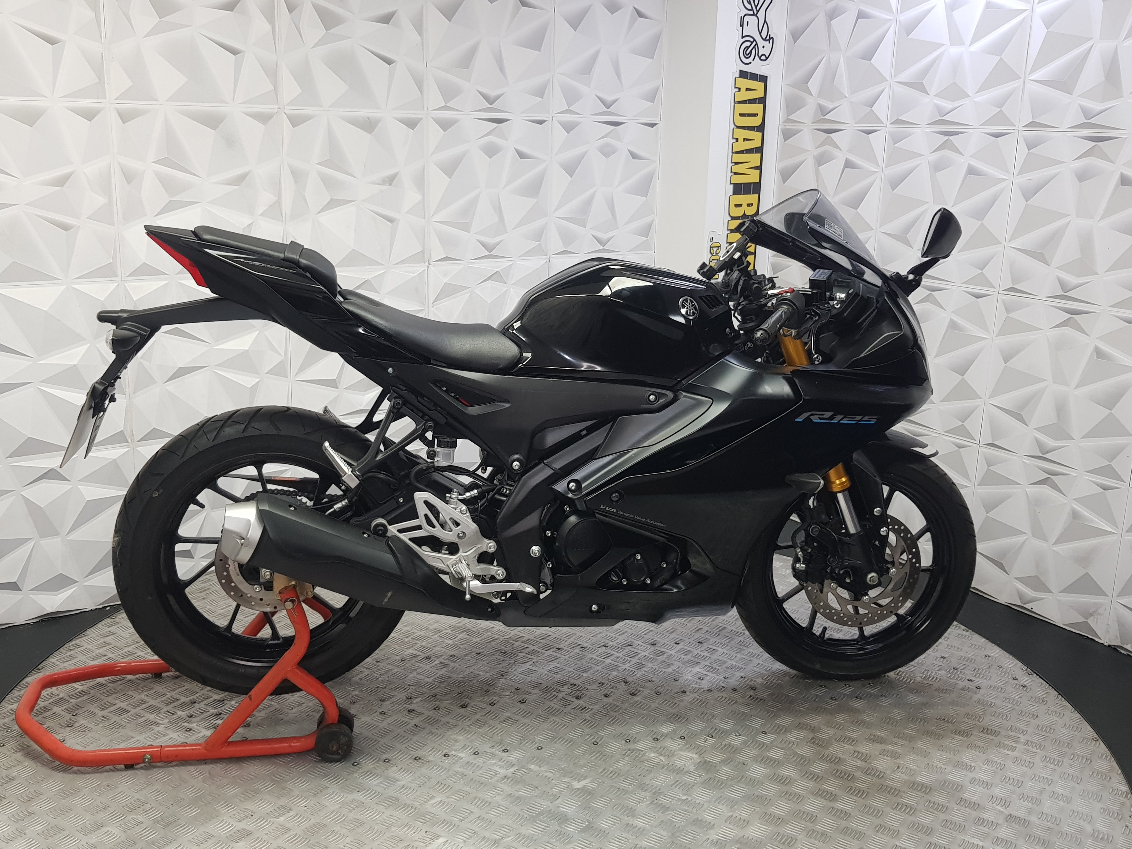 2025 YAMAHA YZF-R 125 ABS