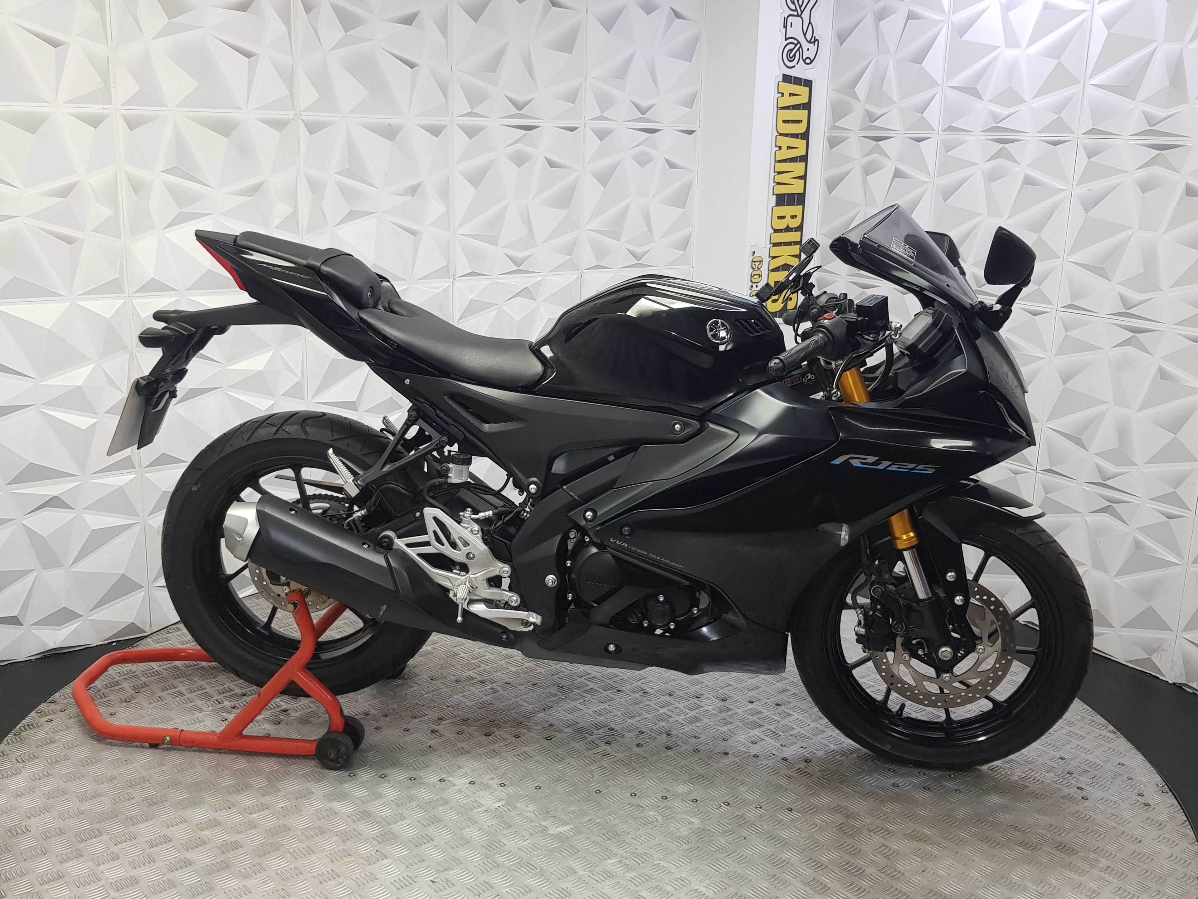 2025 YAMAHA YZF-R 125 ABS