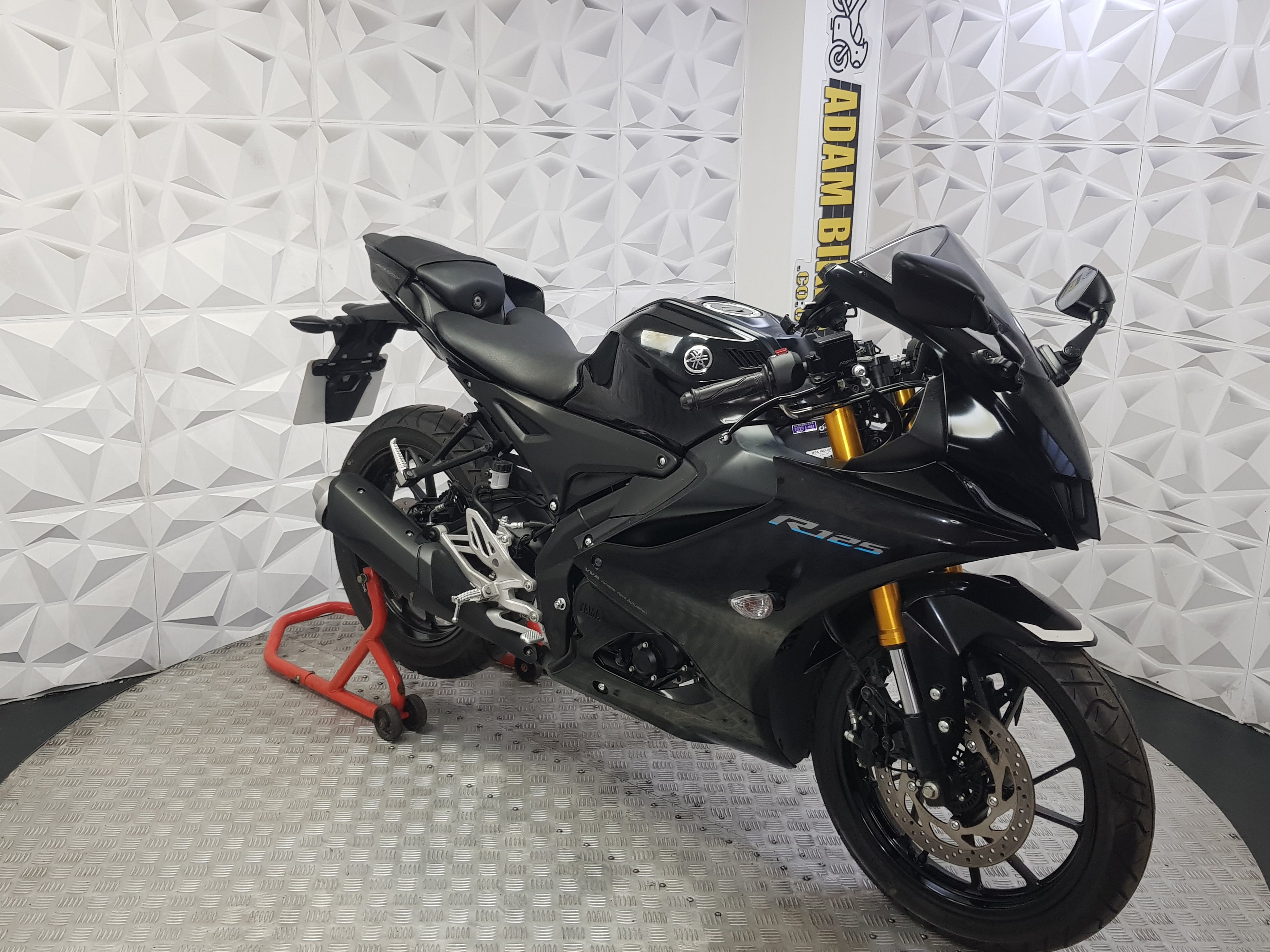 2025 YAMAHA YZF-R 125 ABS