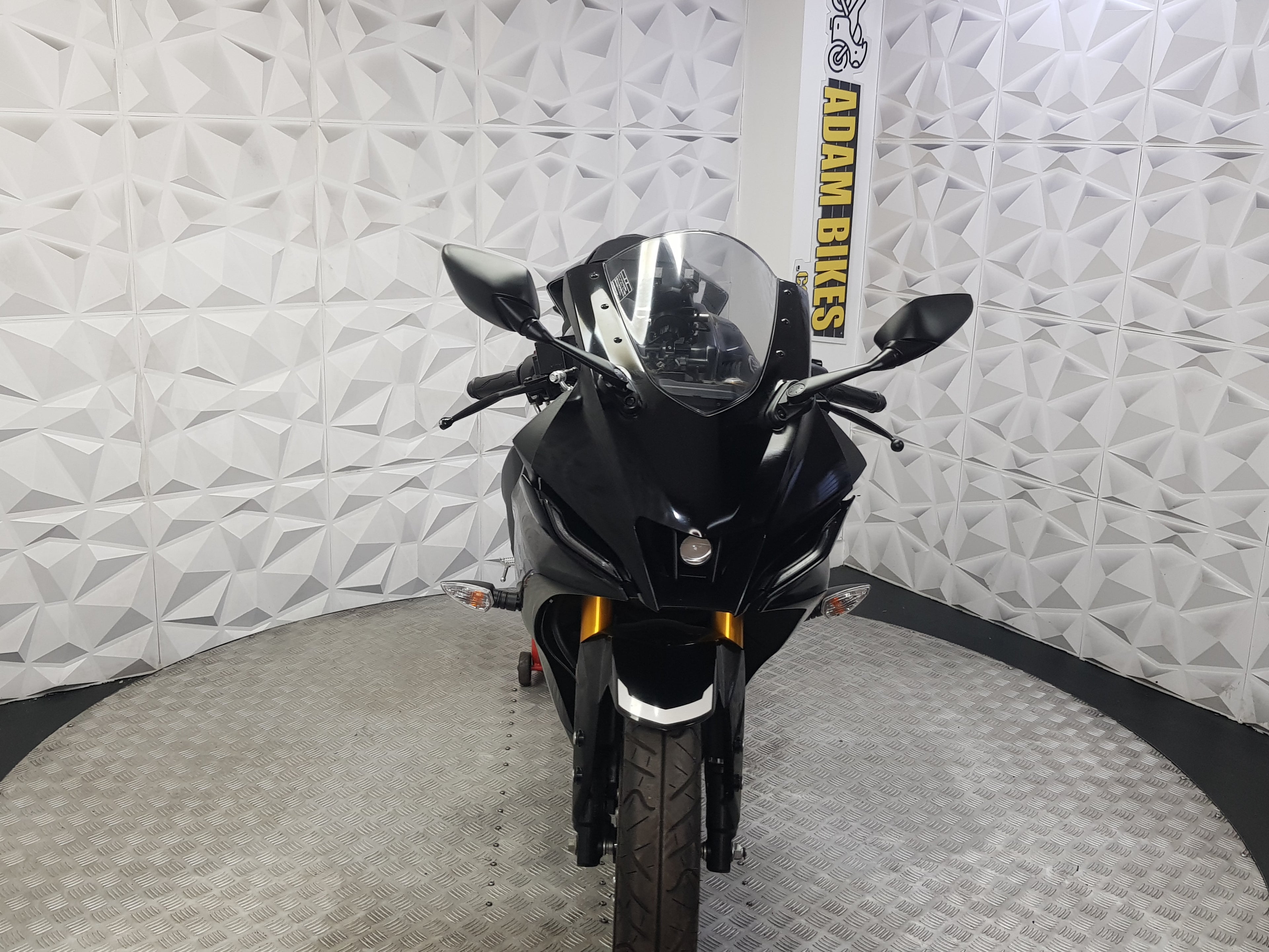 2025 YAMAHA YZF-R 125 ABS