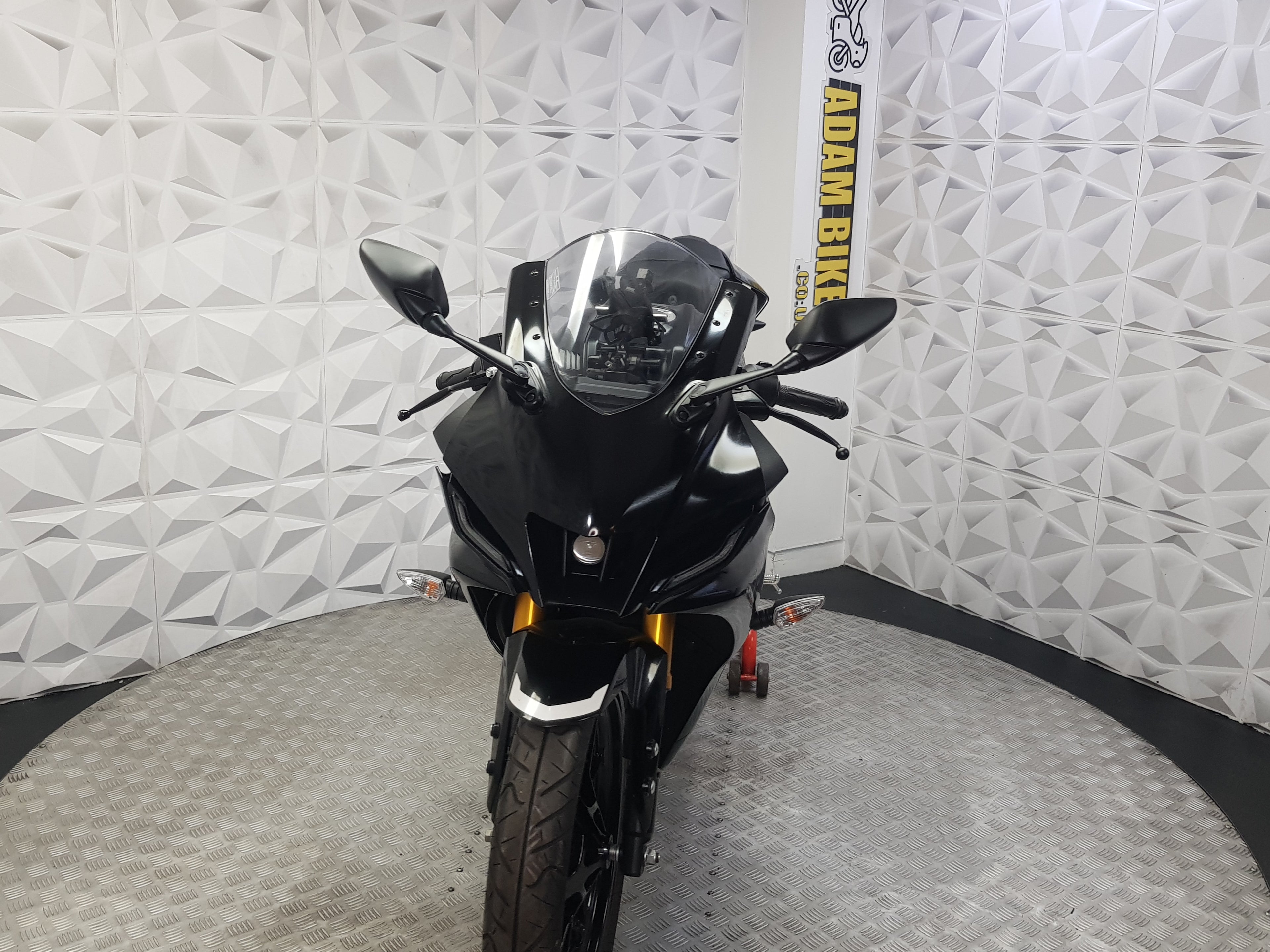 2025 YAMAHA YZF-R 125 ABS
