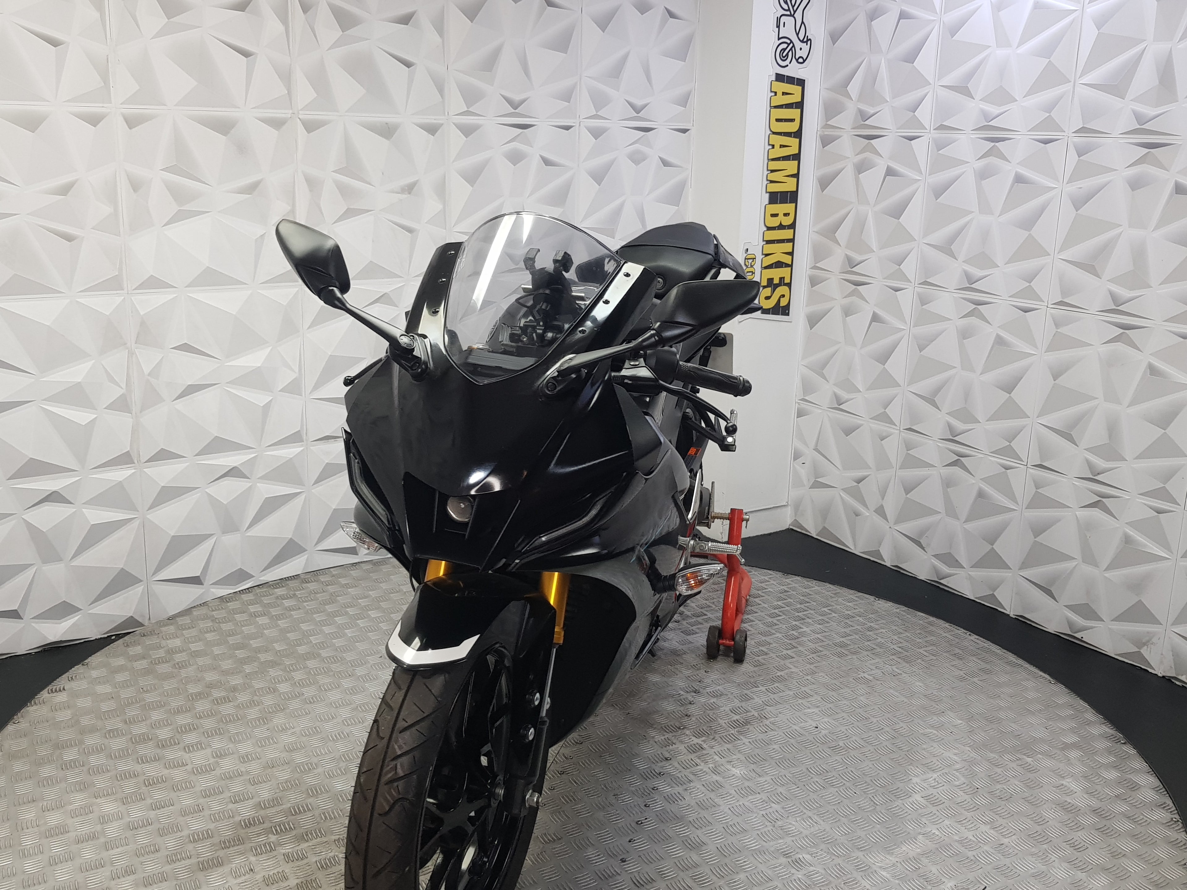 2025 YAMAHA YZF-R 125 ABS