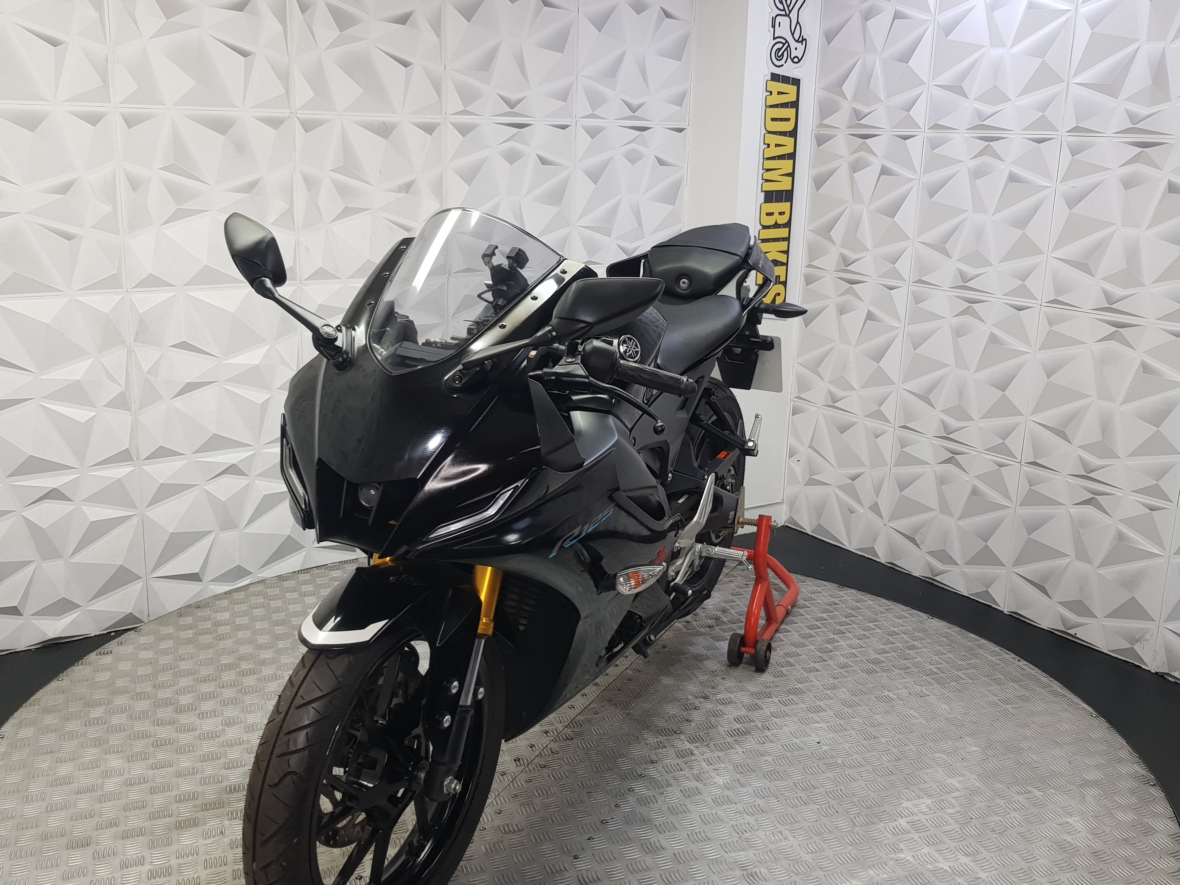 2025 YAMAHA YZF-R 125 ABS