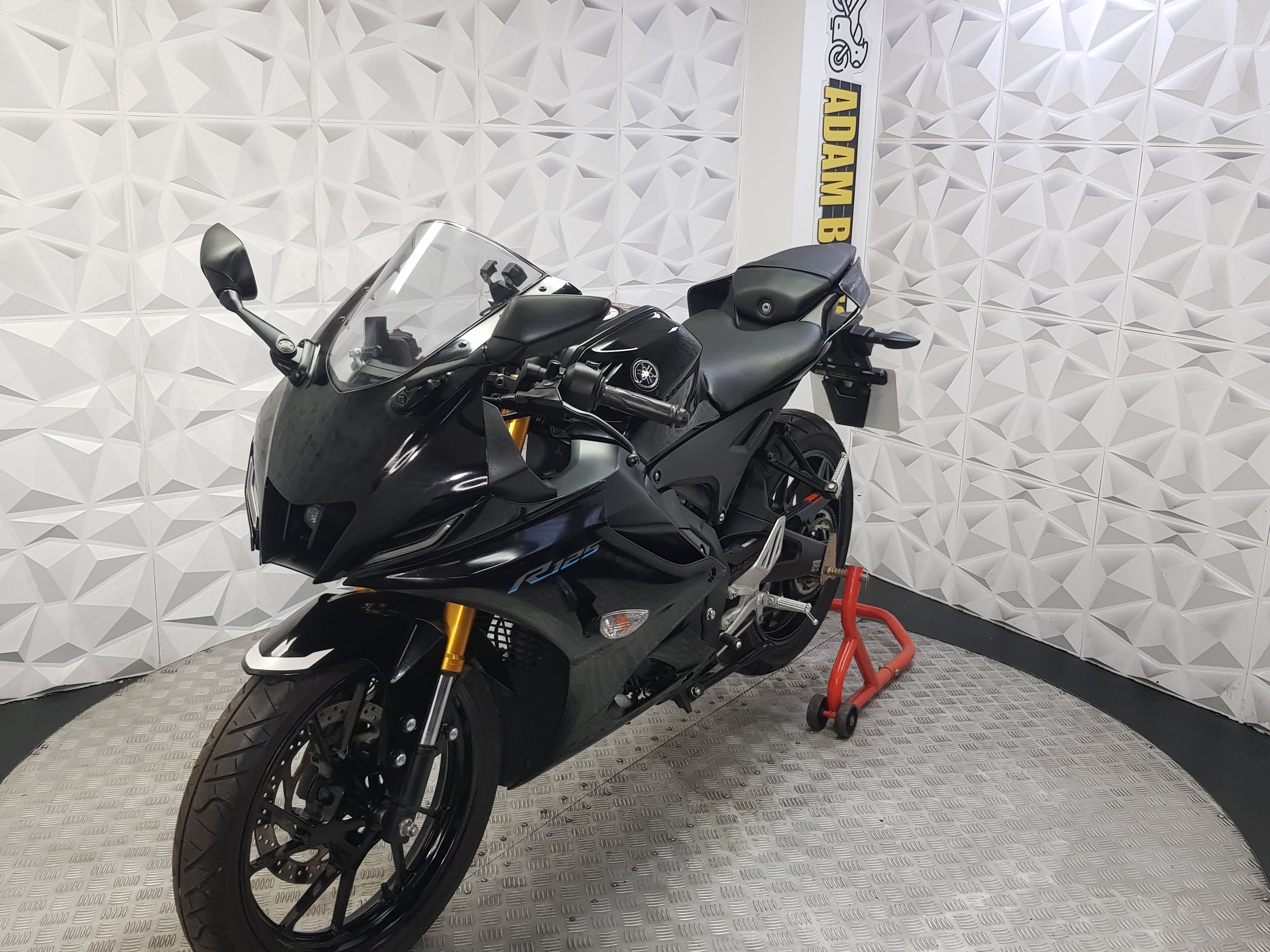 2025 YAMAHA YZF-R 125 ABS