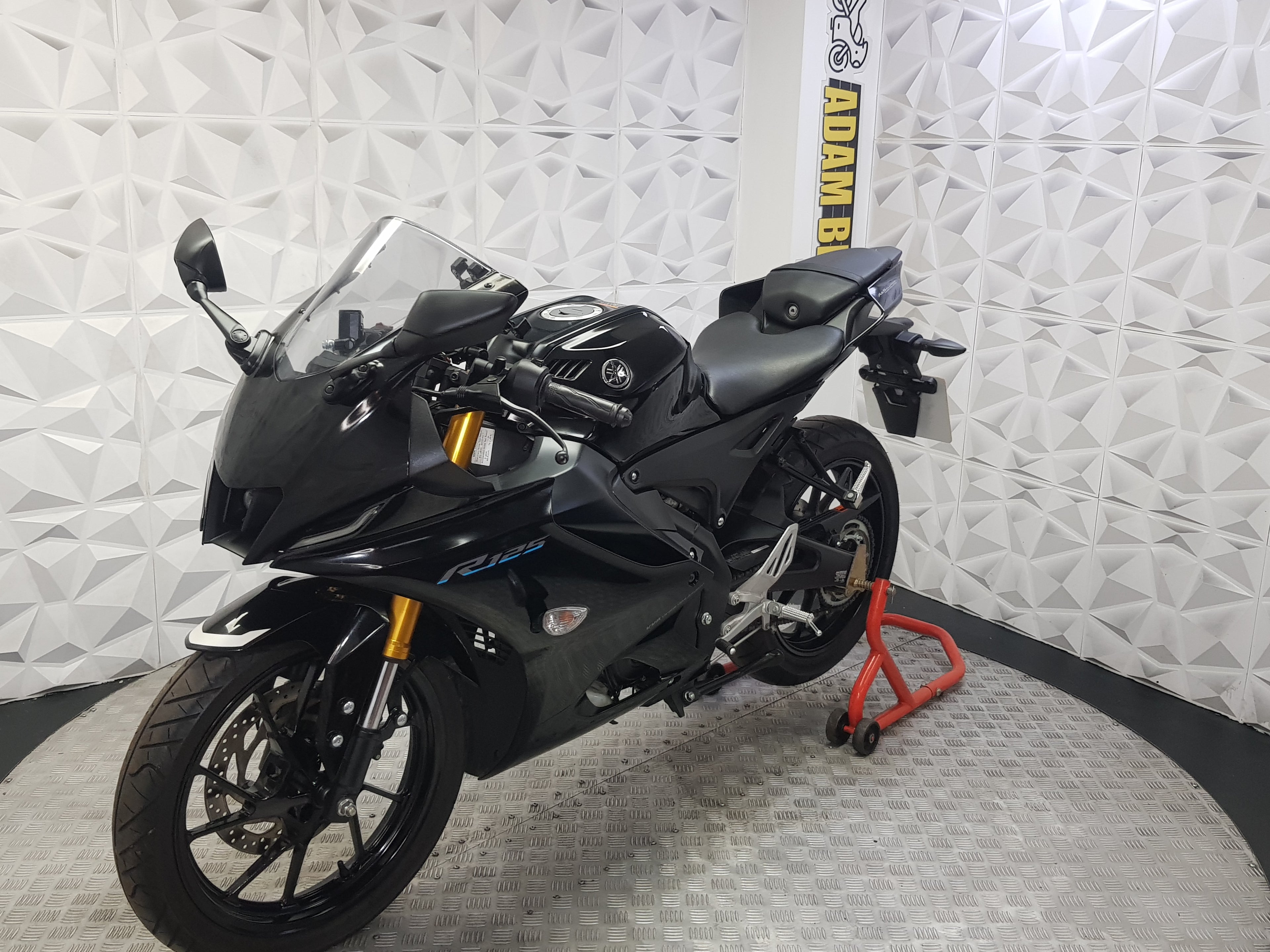 2025 YAMAHA YZF-R 125 ABS