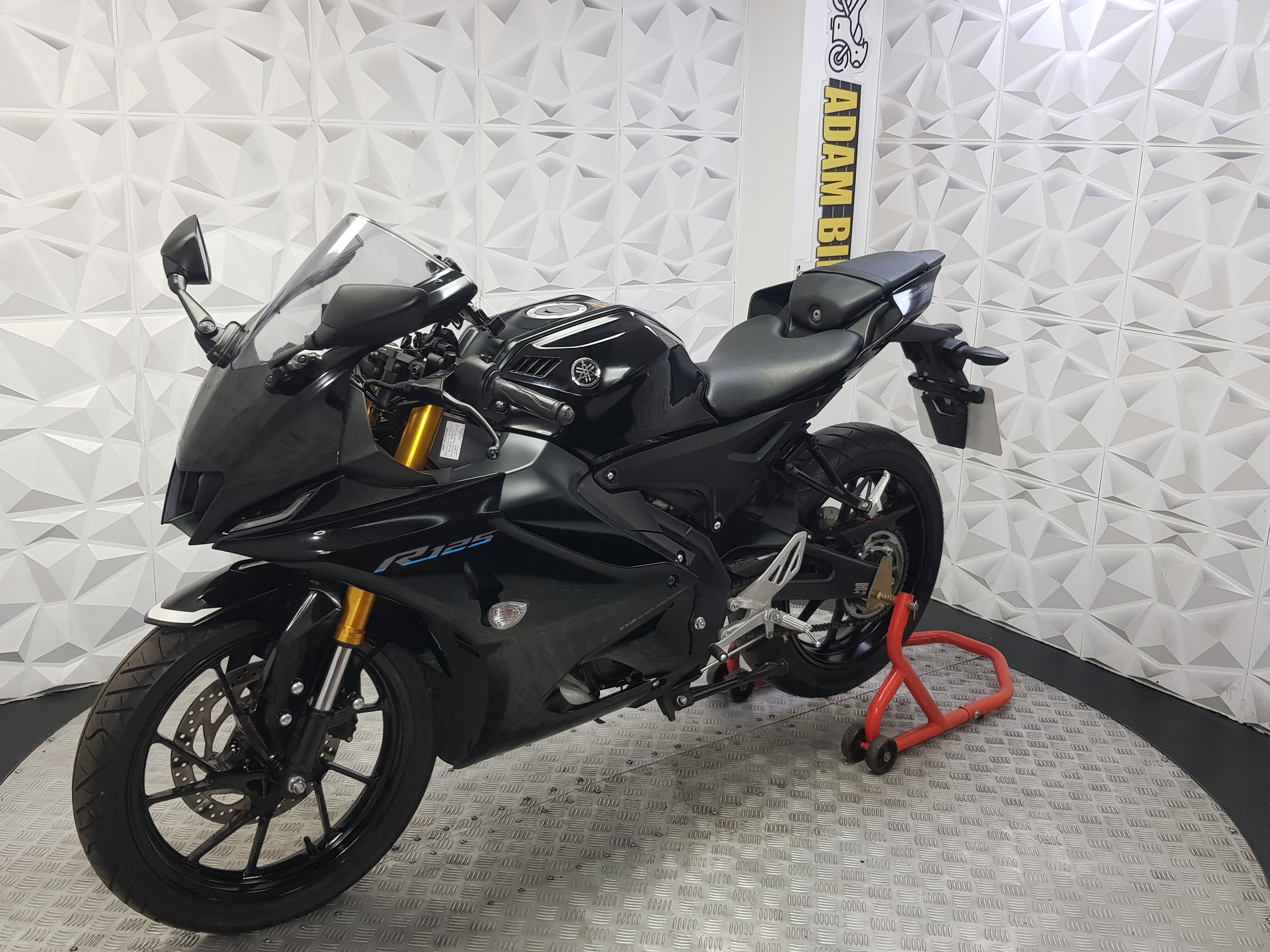 2025 YAMAHA YZF-R 125 ABS