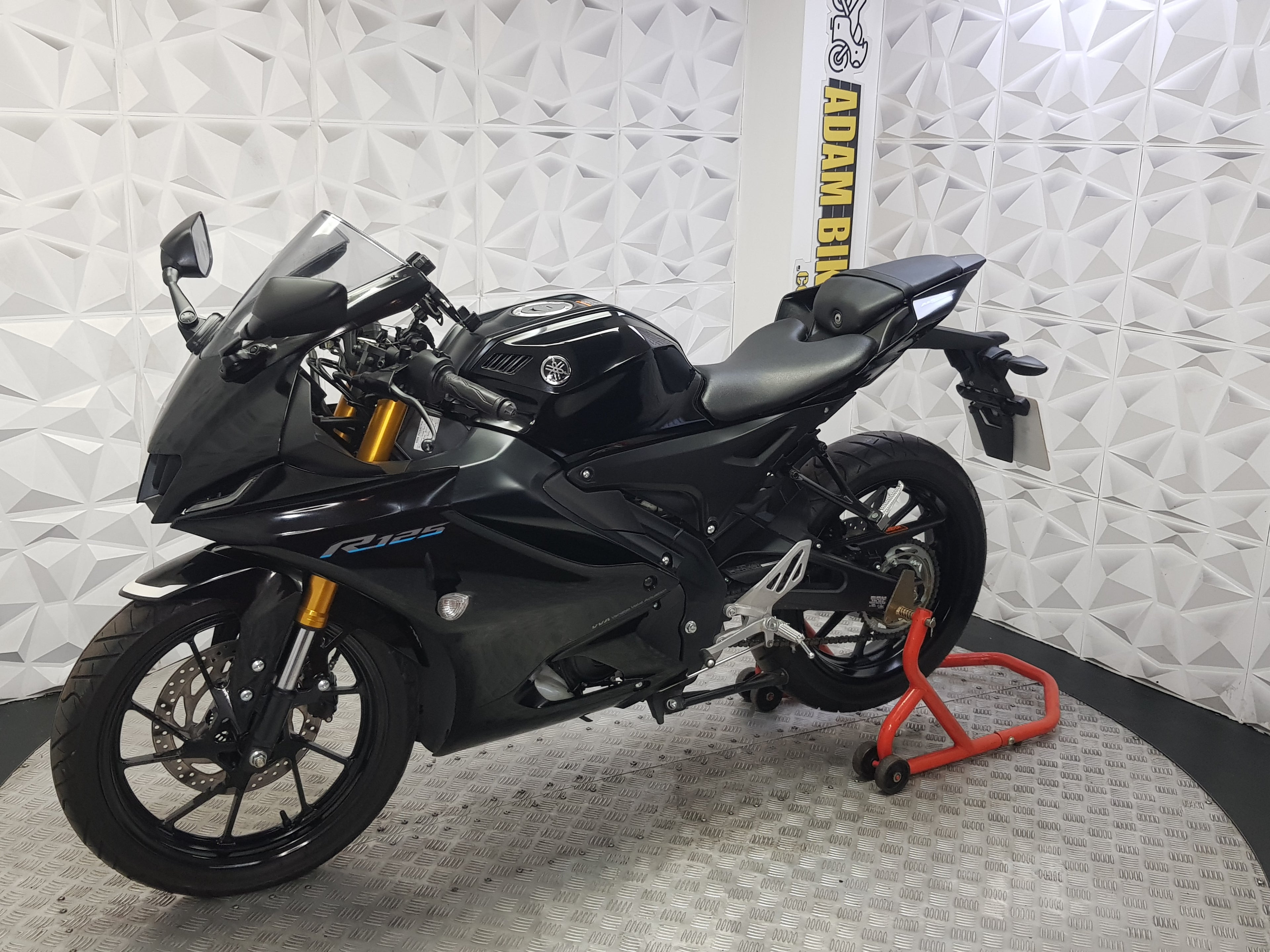2025 YAMAHA YZF-R 125 ABS