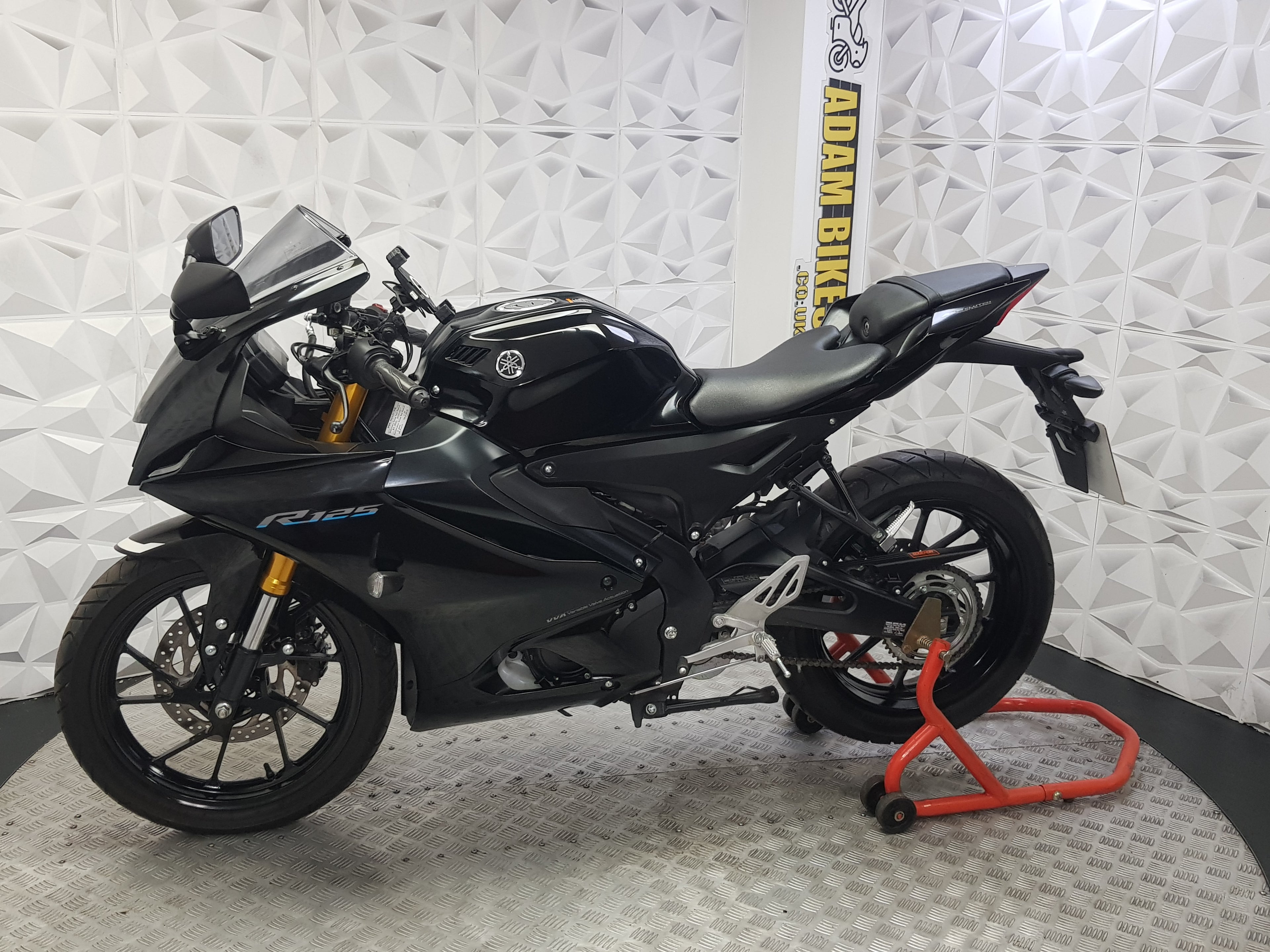 2025 YAMAHA YZF-R 125 ABS