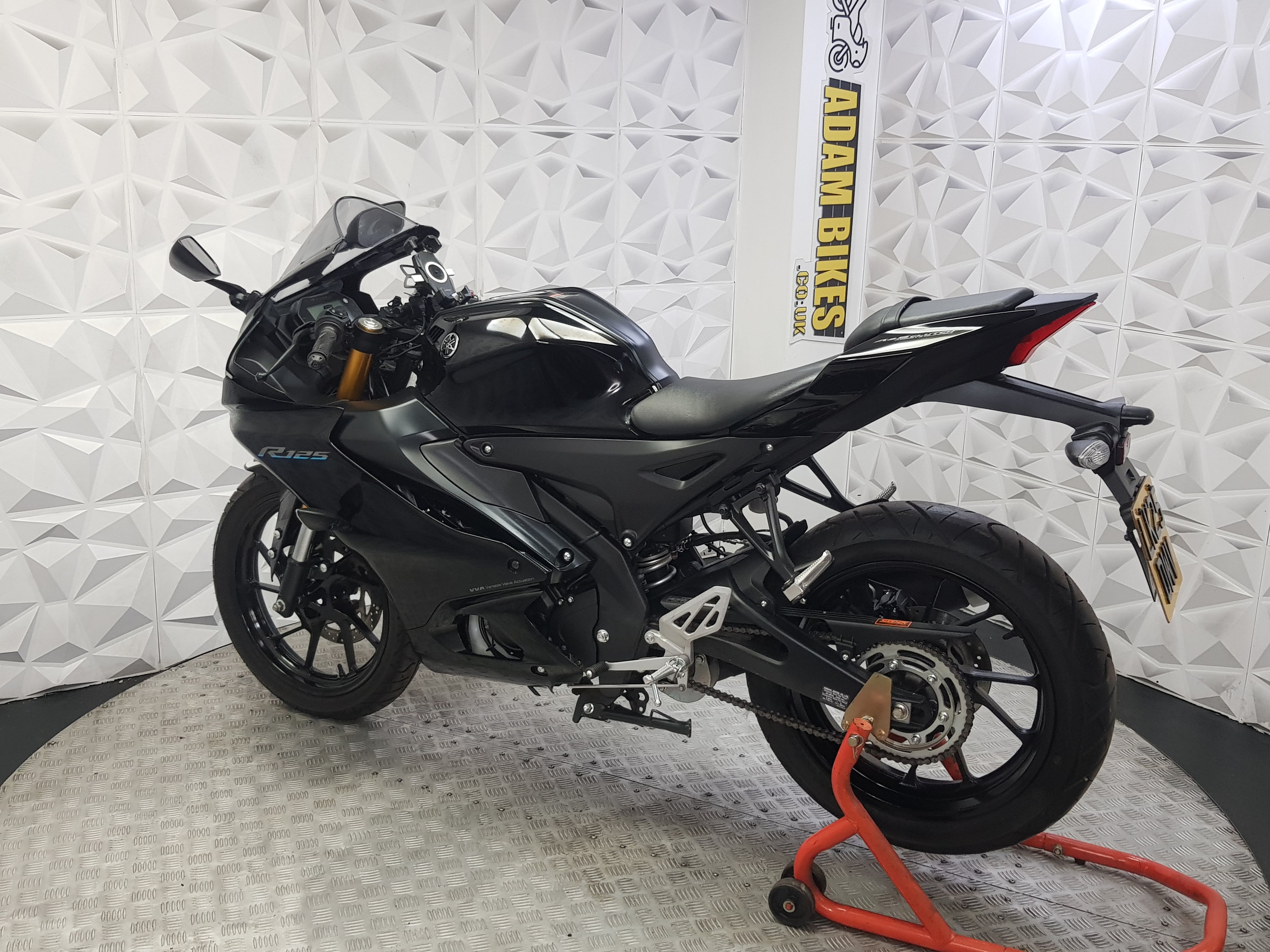 2025 YAMAHA YZF-R 125 ABS