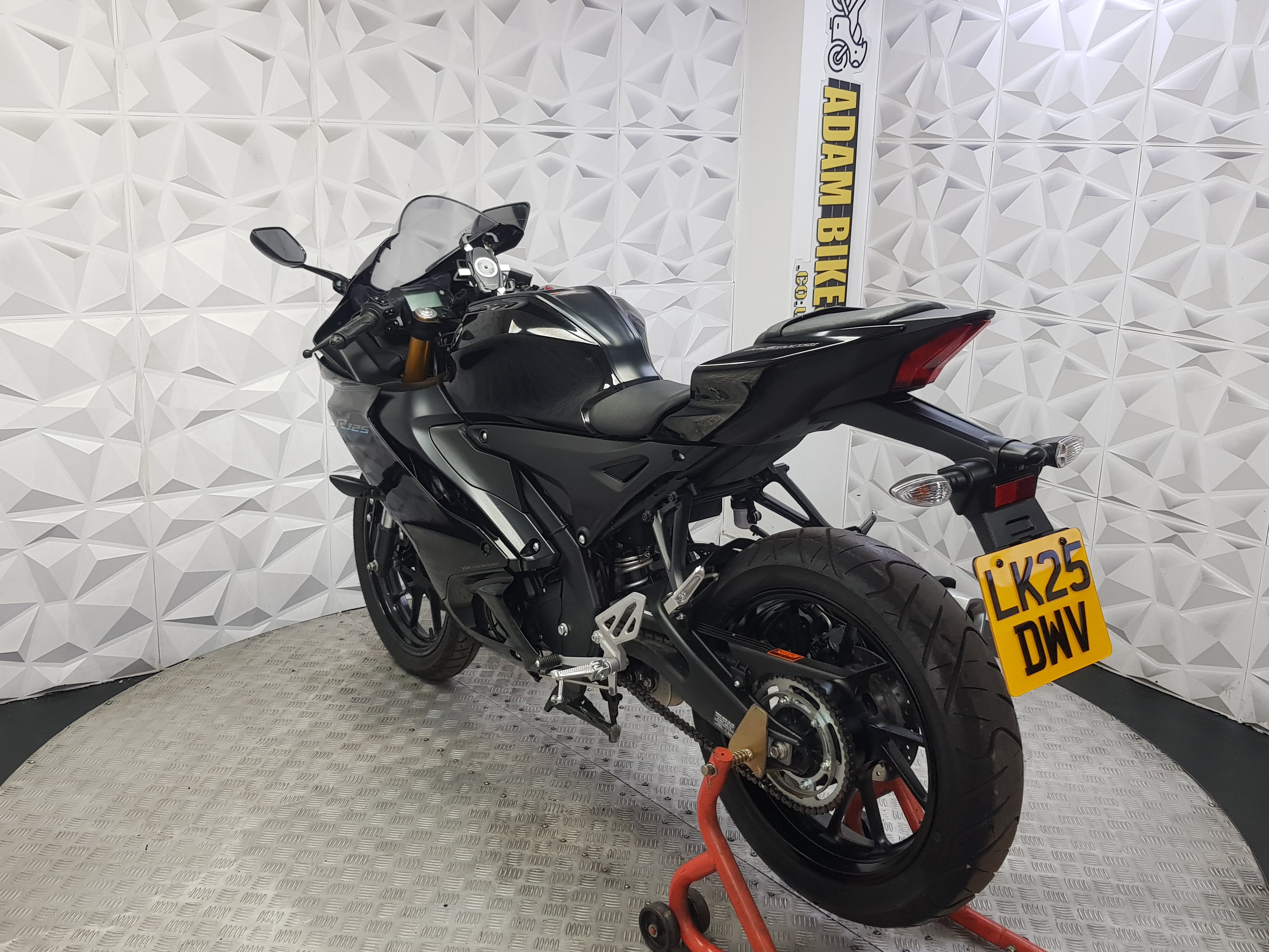 2025 YAMAHA YZF-R 125 ABS